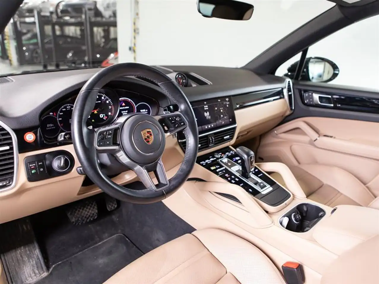 Porsche Cayenne снимка Porsche Cayenne