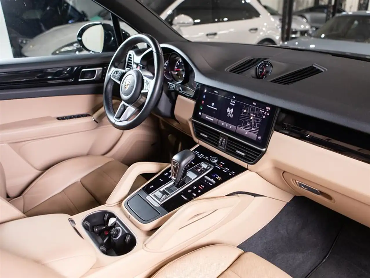 Porsche Cayenne снимка Porsche Cayenne