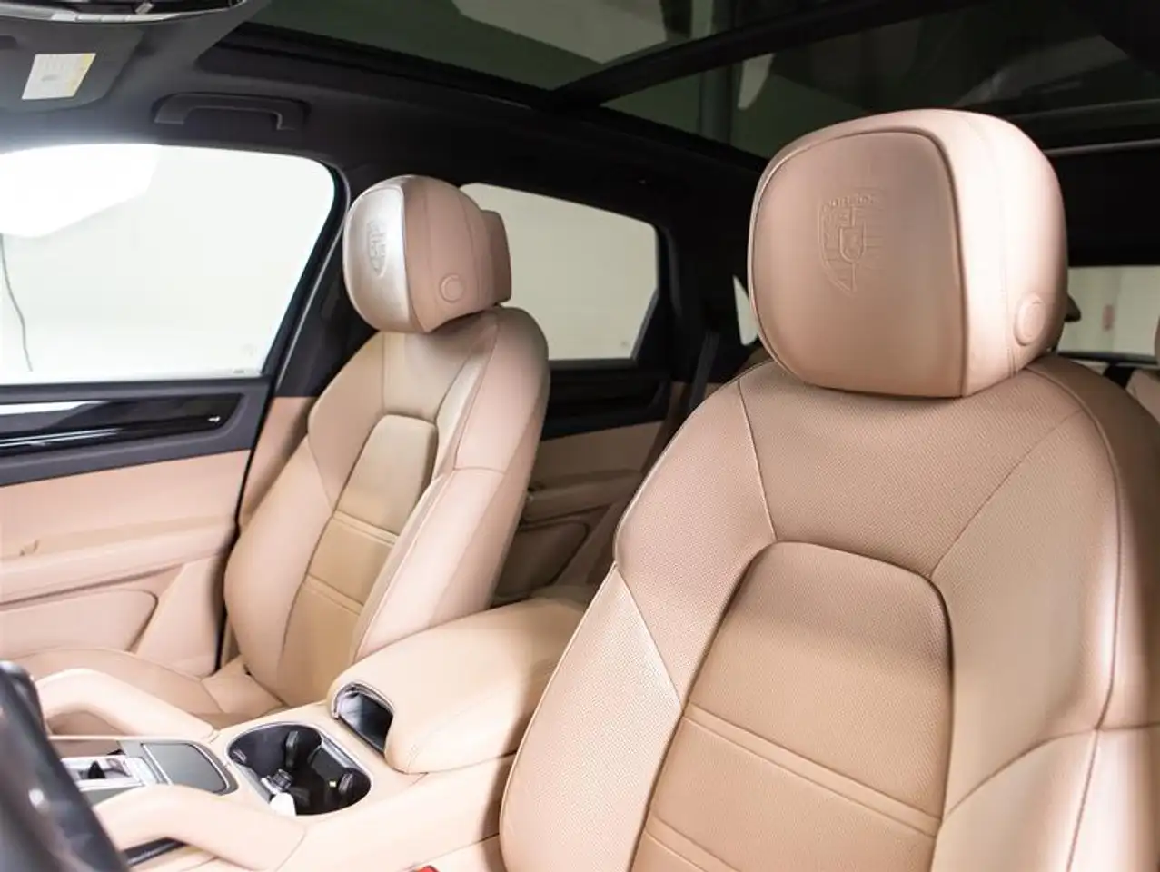 Porsche Cayenne снимка Porsche Cayenne