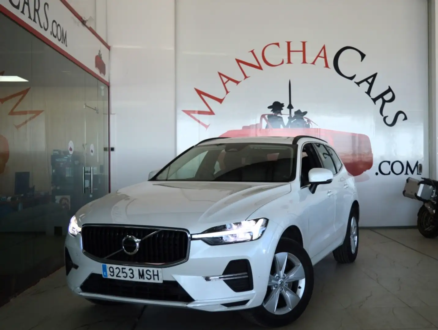 Volvo XC60 B4 Core AWD Aut. Blanc - 2