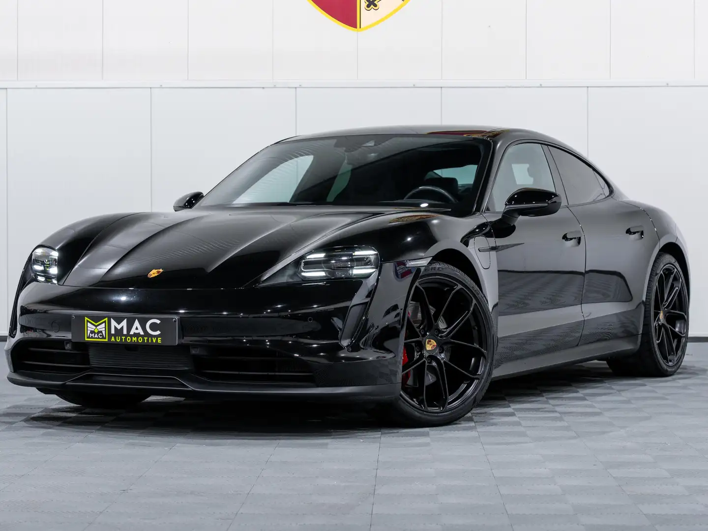 Porsche Taycan Performance Batterij+ / 21 inch GTS / 11.000 km Černá - 1