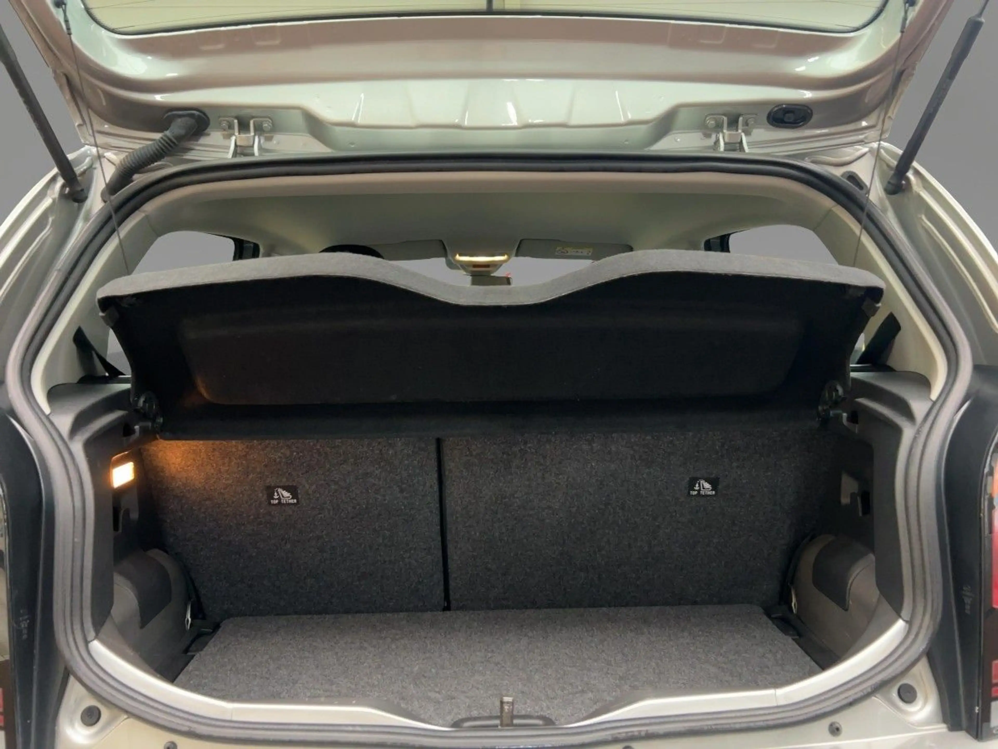 Volkswagen e-up! move up! DAB+ REAR VIEW SITZH CCS COM.PHONE — photo 8