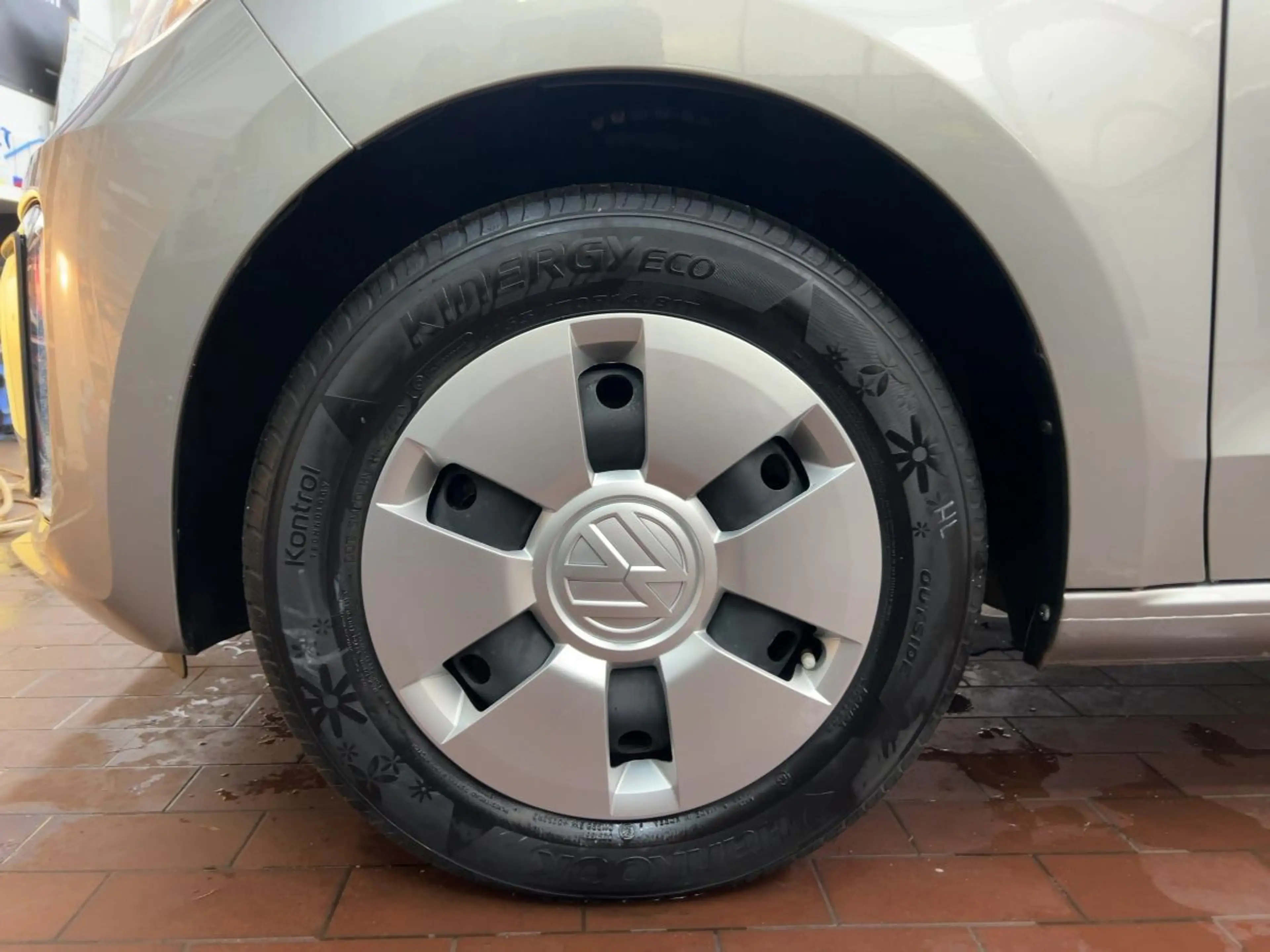 Volkswagen e-up! move up! DAB+ REAR VIEW SITZH CCS COM.PHONE — photo 15