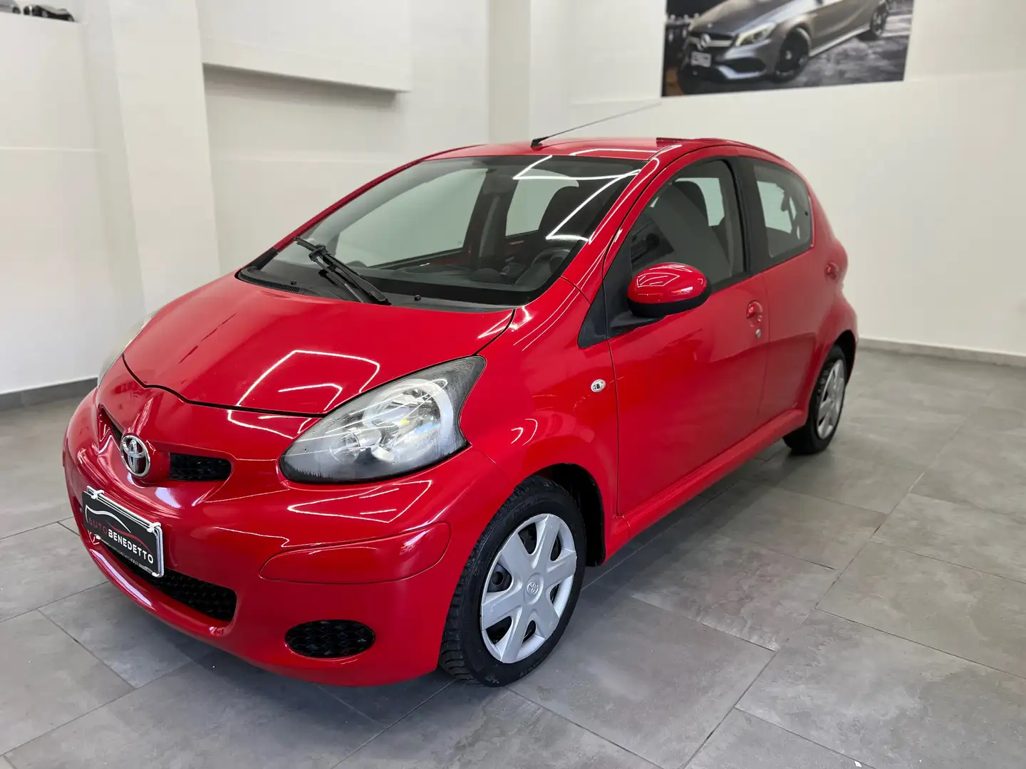 Toyota Aygo Aygo I 2005 5p 1.0 Sol Connect Red Edition Rouge - 2