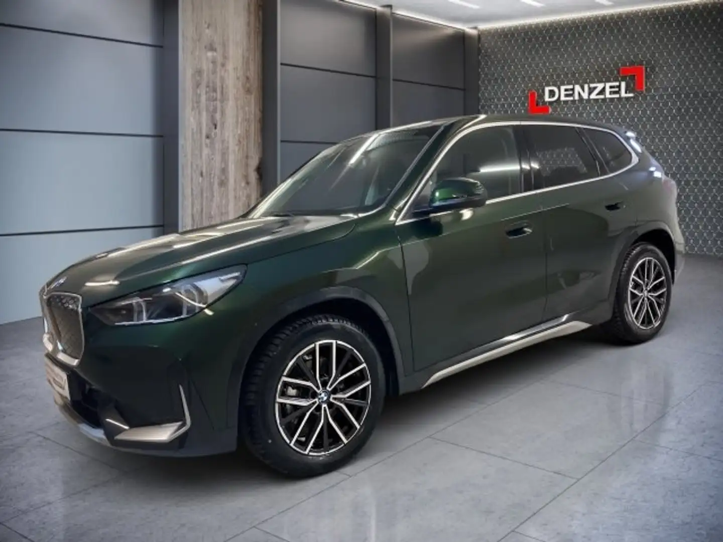 BMW iX1 eDrive20 U11 HB0 Groen - 2