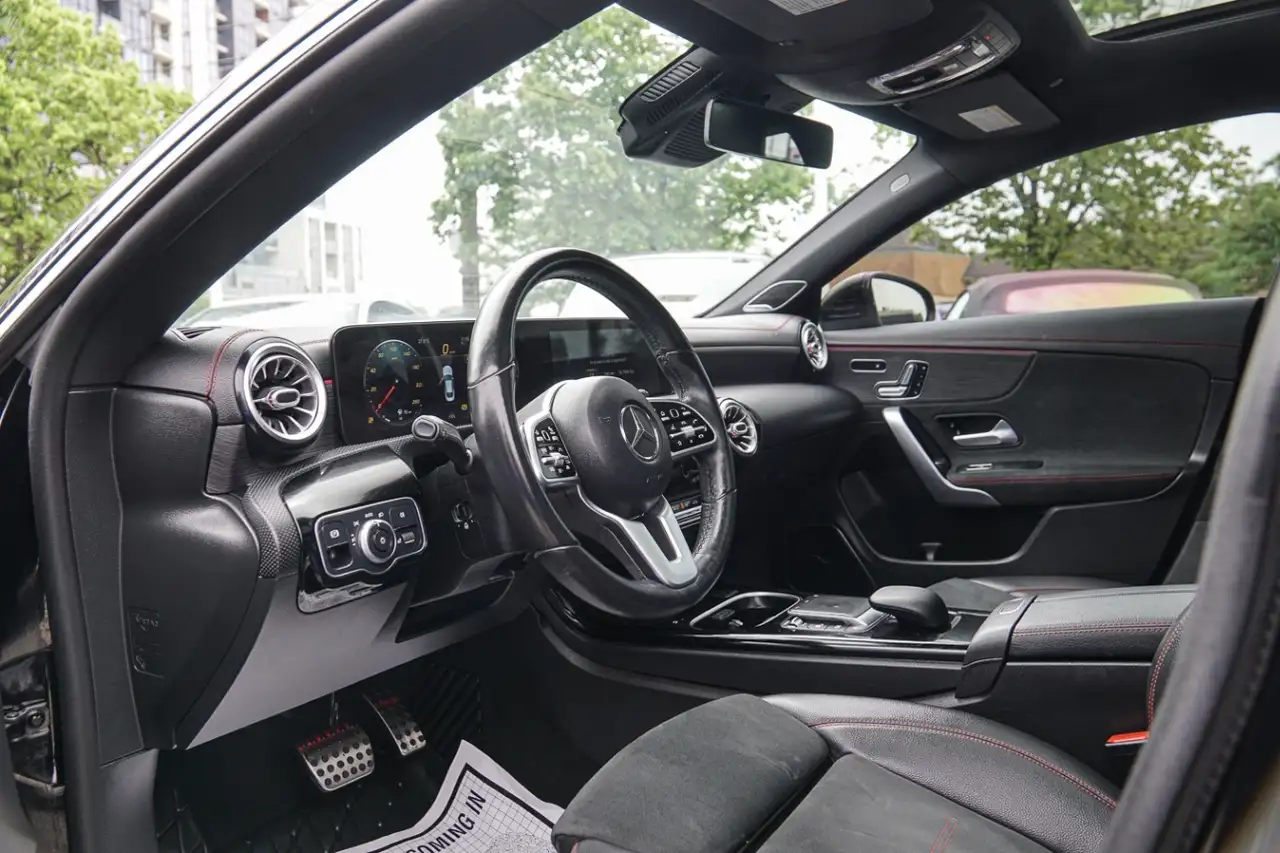 Mercedes-Benz CLA снимка Mercedes-Benz CLA