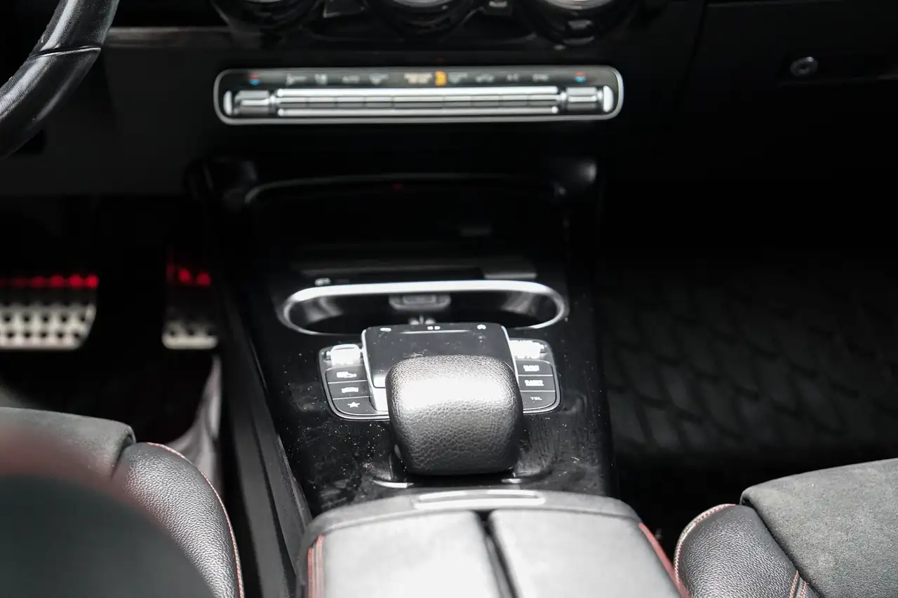 Mercedes-Benz CLA снимка Mercedes-Benz CLA
