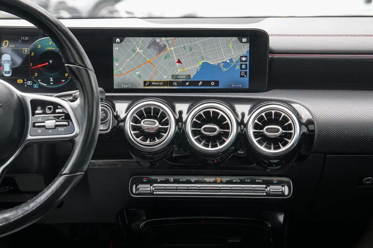 Mercedes-Benz CLA снимка Mercedes-Benz CLA