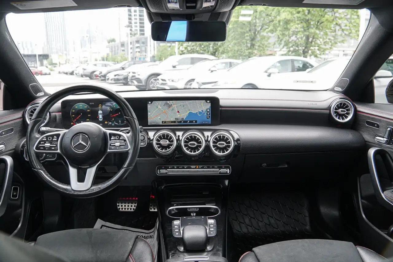 Mercedes-Benz CLA снимка Mercedes-Benz CLA