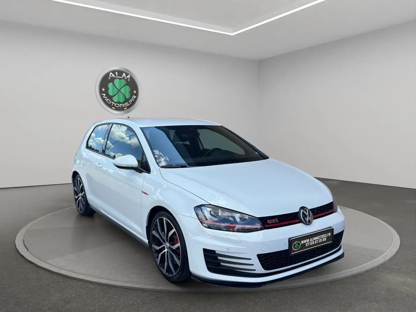 Volkswagen Golf GTI Golf 2.0 TSI 230 BlueMotion Tech GTI Performance Alb - 1