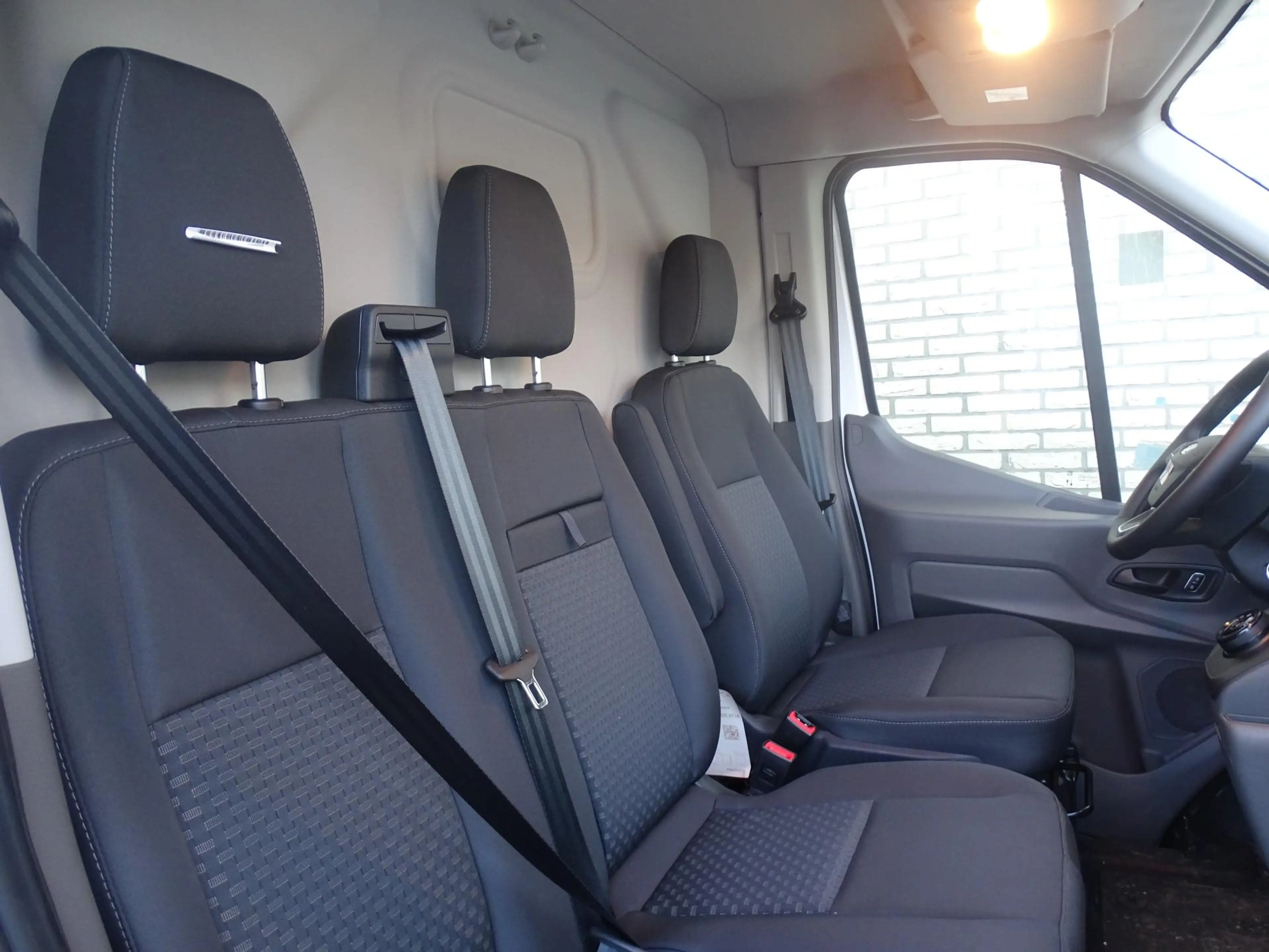 Ford E-Transit L2H2 Trend 68 kWh | 4,25 T | B Rijbewijs | laadvlo — photo 11