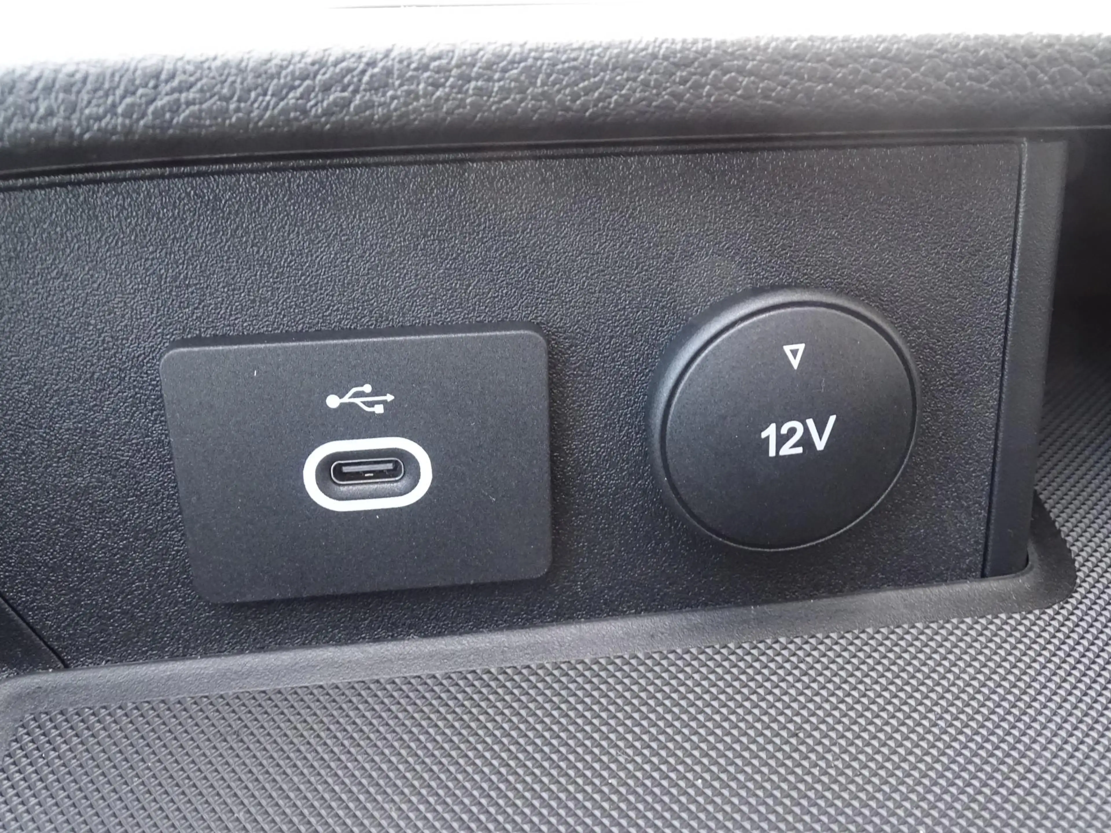 Ford E-Transit L2H2 Trend 68 kWh | 4,25 T | B Rijbewijs | laadvlo — photo 18