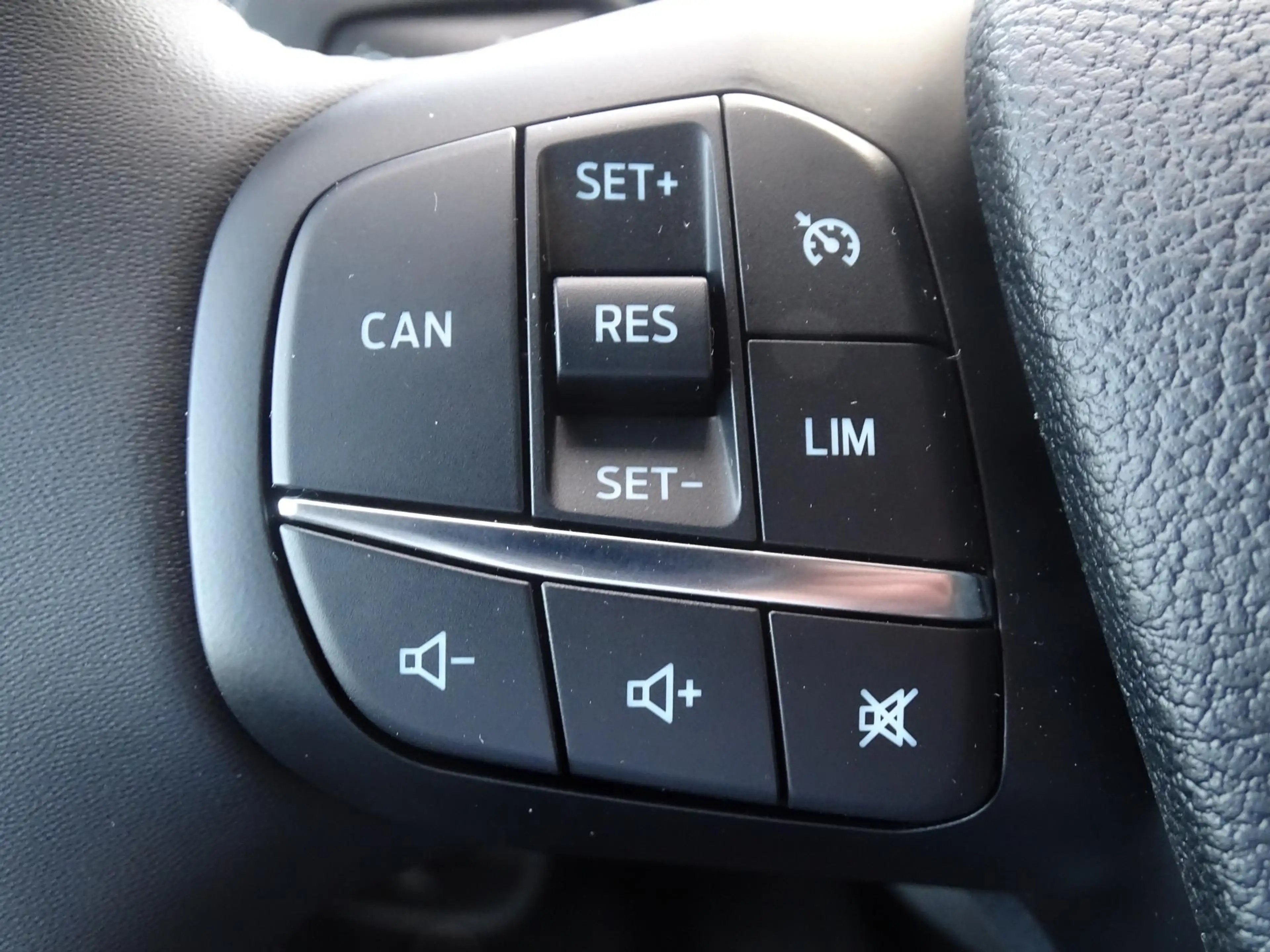 Ford E-Transit L2H2 Trend 68 kWh | 4,25 T | B Rijbewijs | laadvlo — photo 19