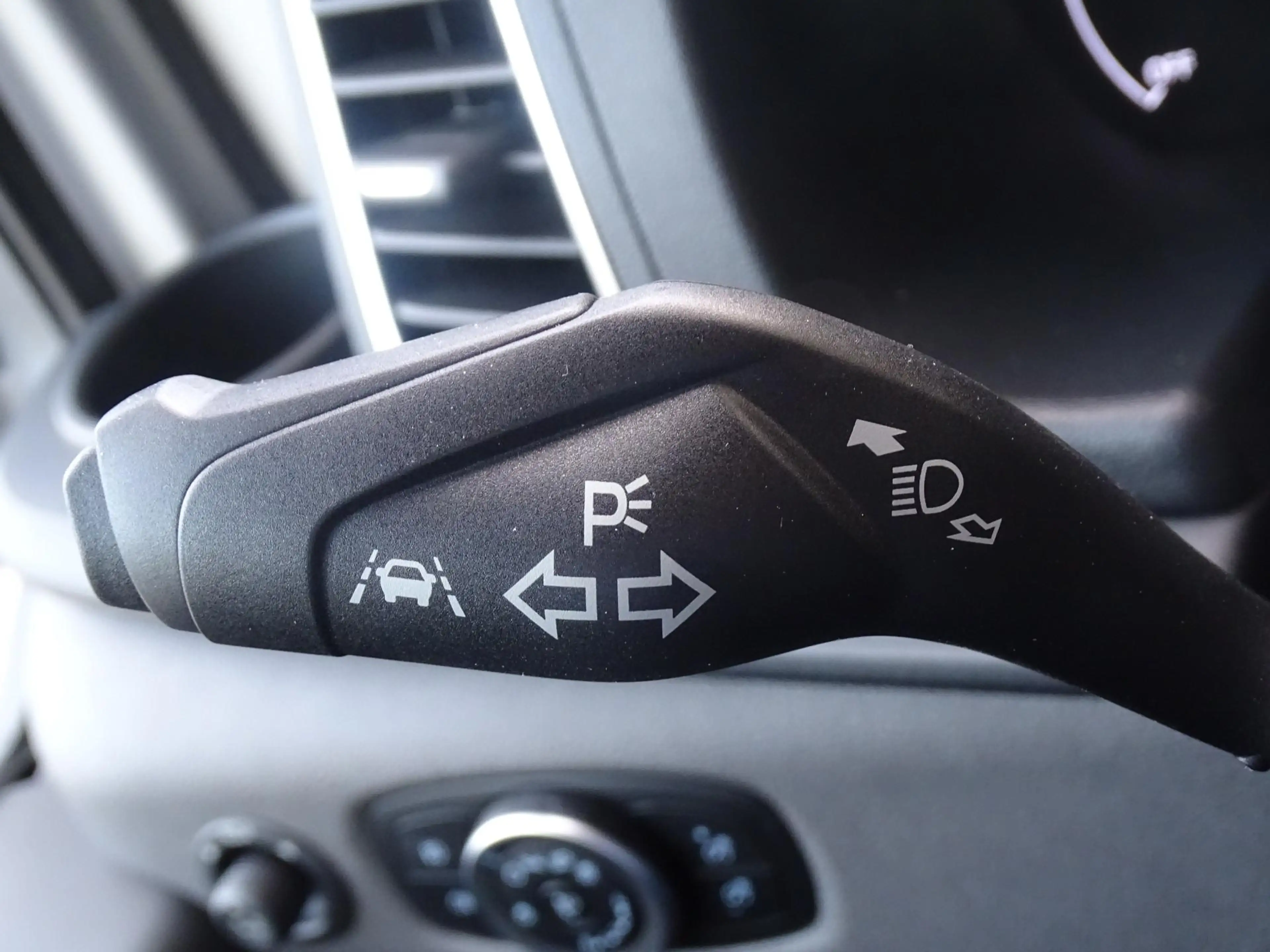 Ford E-Transit L2H2 Trend 68 kWh | 4,25 T | B Rijbewijs | laadvlo — photo 21