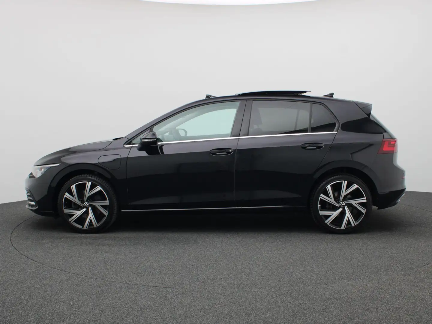 Volkswagen Golf 1.4 eHybrid Style 204 PK DSG Matrix LED, Panoramad Zwart - 2