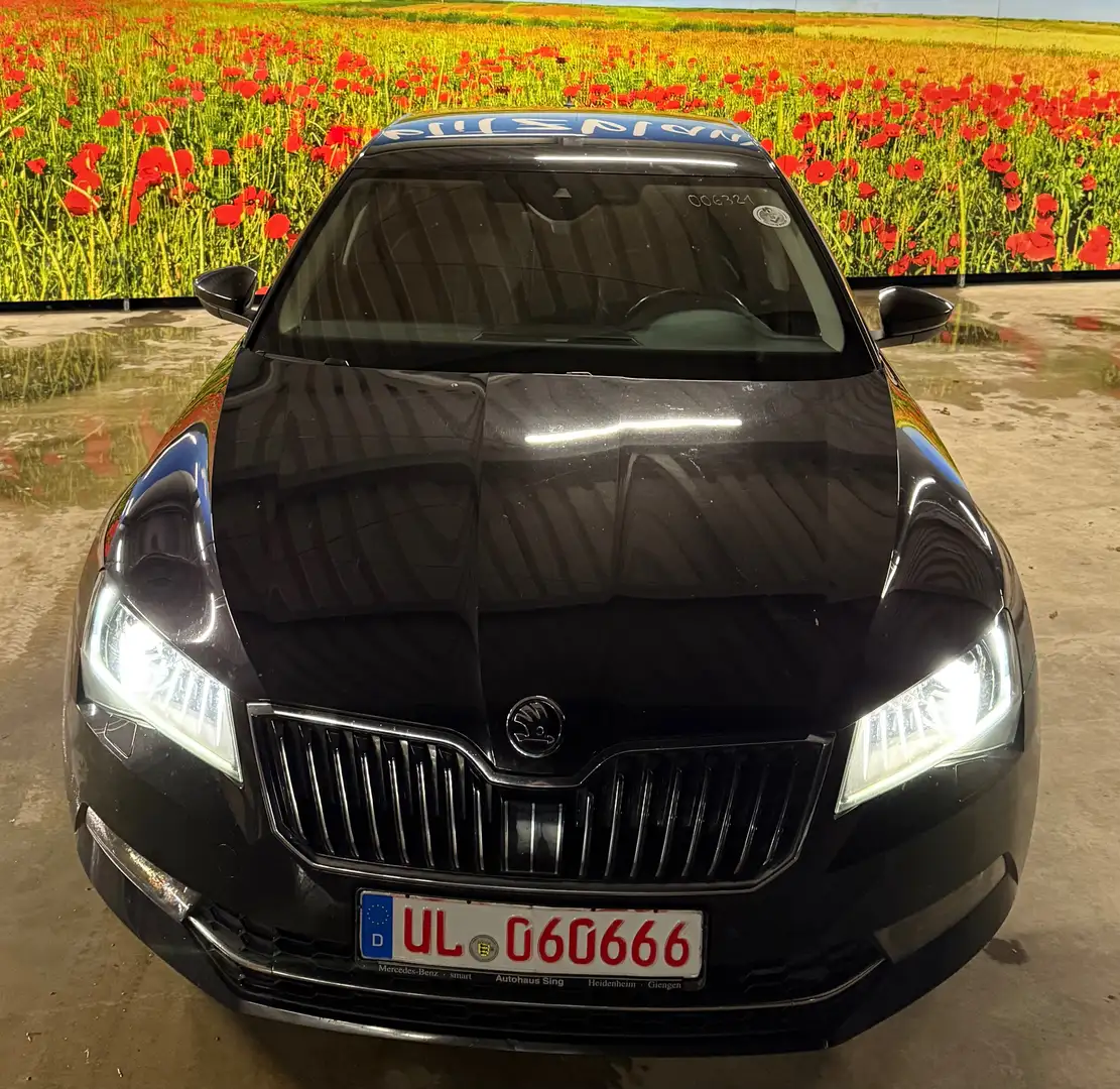 Skoda Superb Superb III Diesel 2.0 TDI DSG Style Schwarz - 2