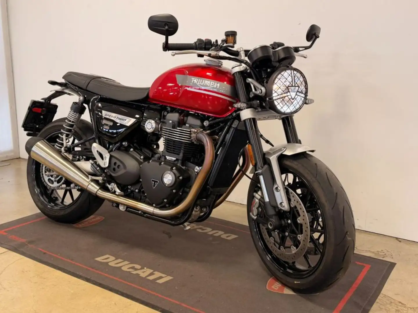 Triumph Speed Twin 1200 Rosso - 2