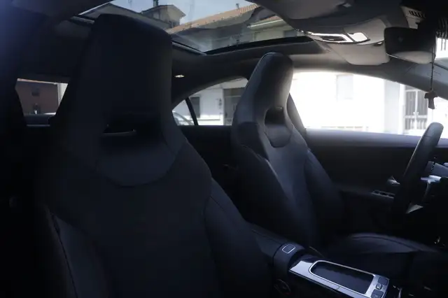 Mercedes-Benz Cla view 3