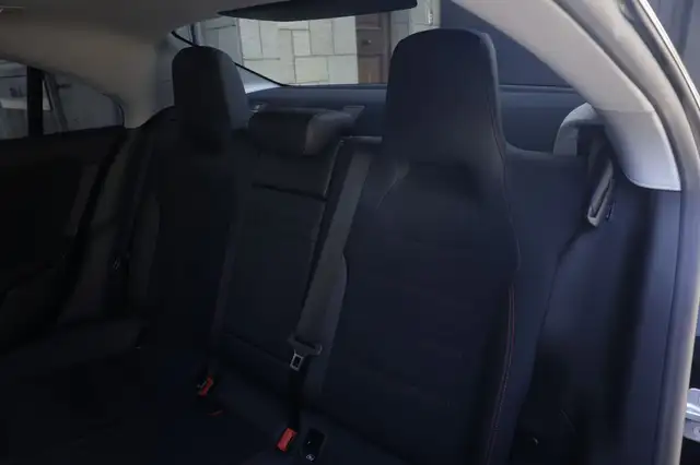 Mercedes-Benz Cla view 4