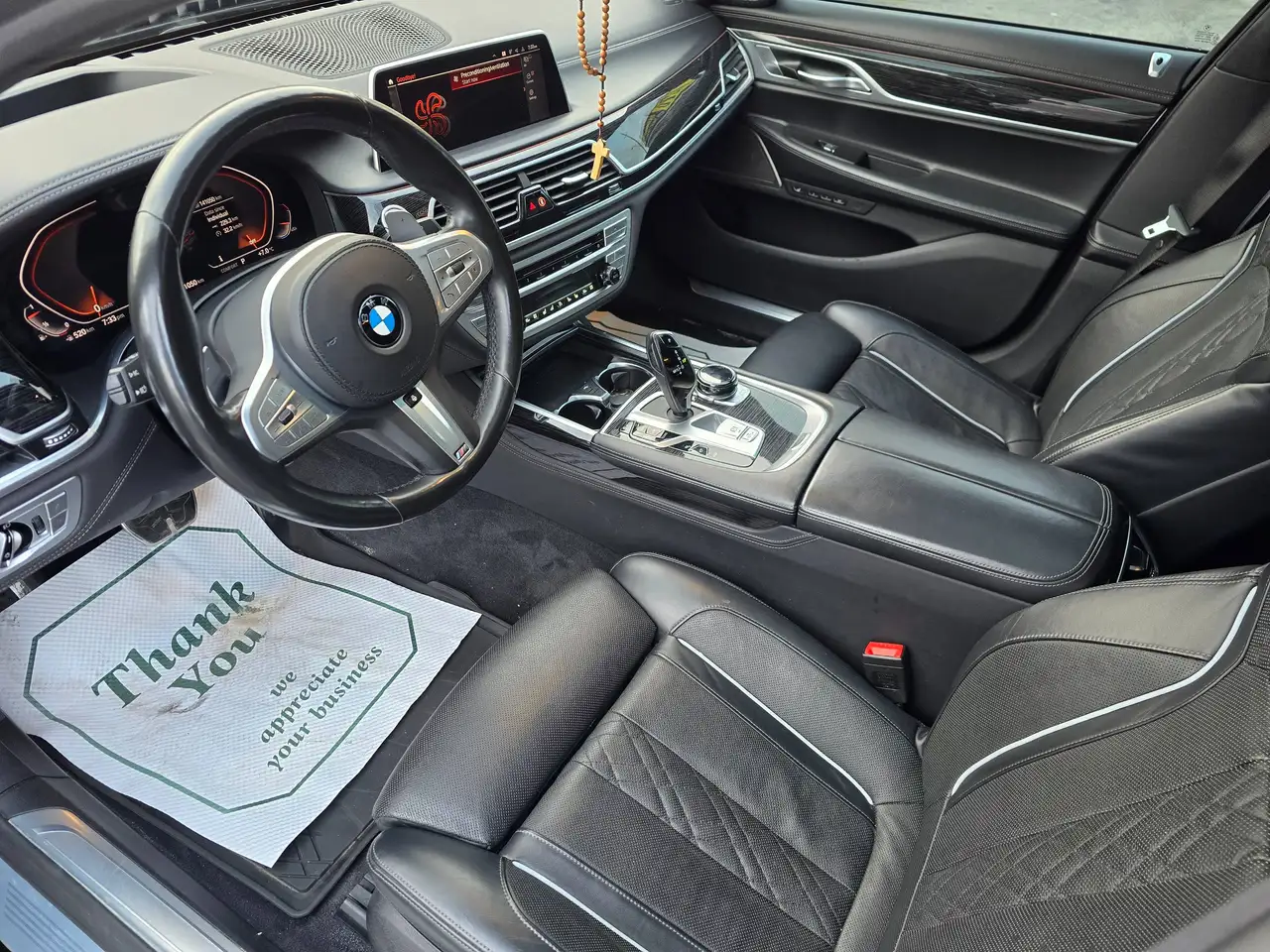 BMW 7 Series снимка BMW 7 Series