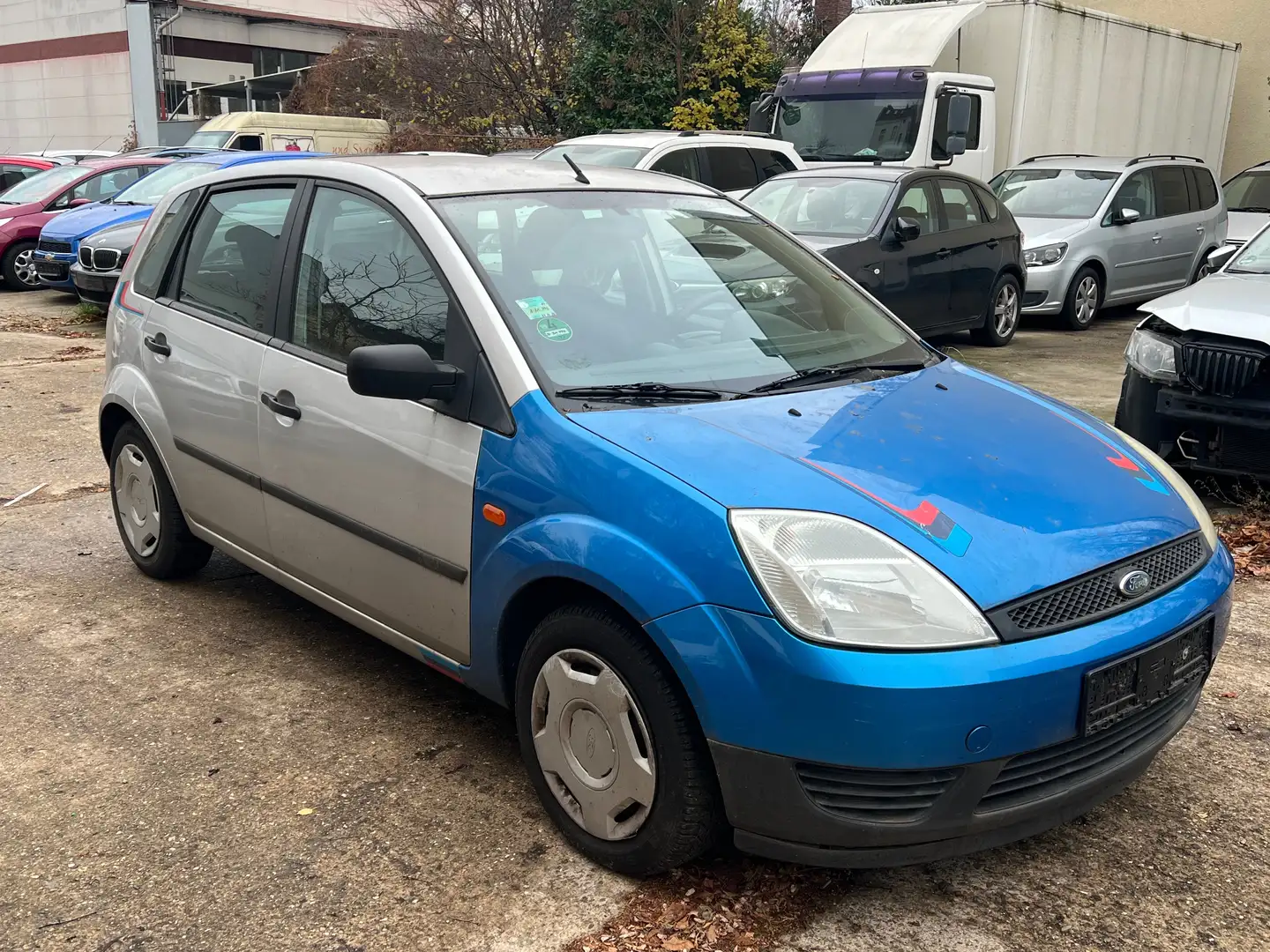 Ford Fiesta 1.3 Viva X 5-Türer Klima 95.000KM TÜV/AU NEU Grau - 2