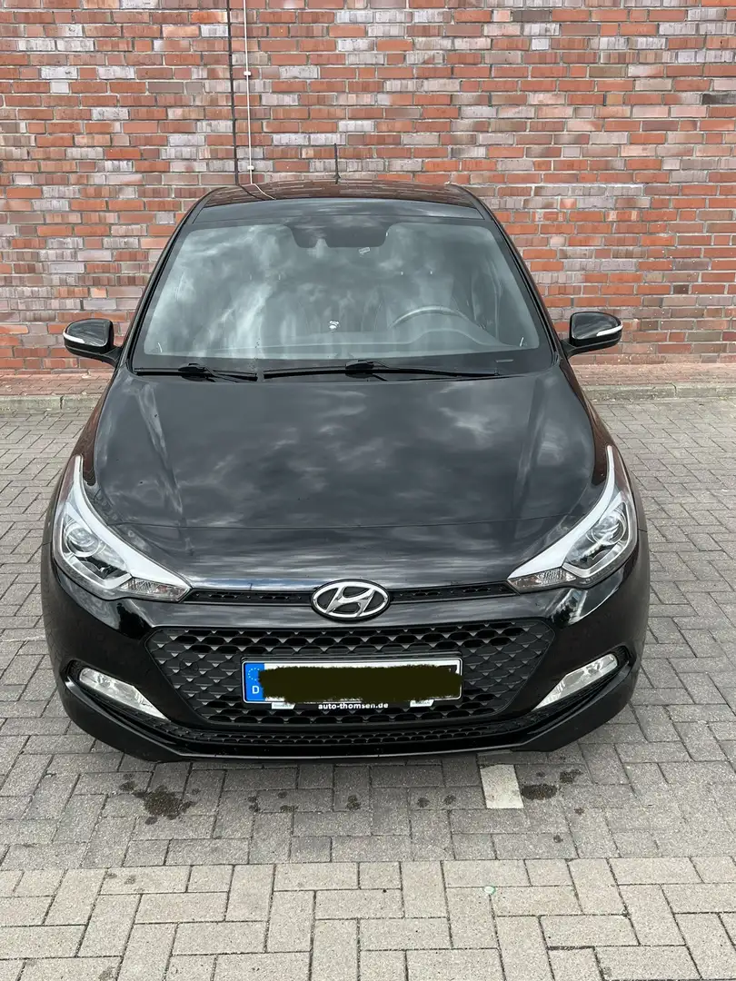 Hyundai i20 Passion Schwarz - 1
