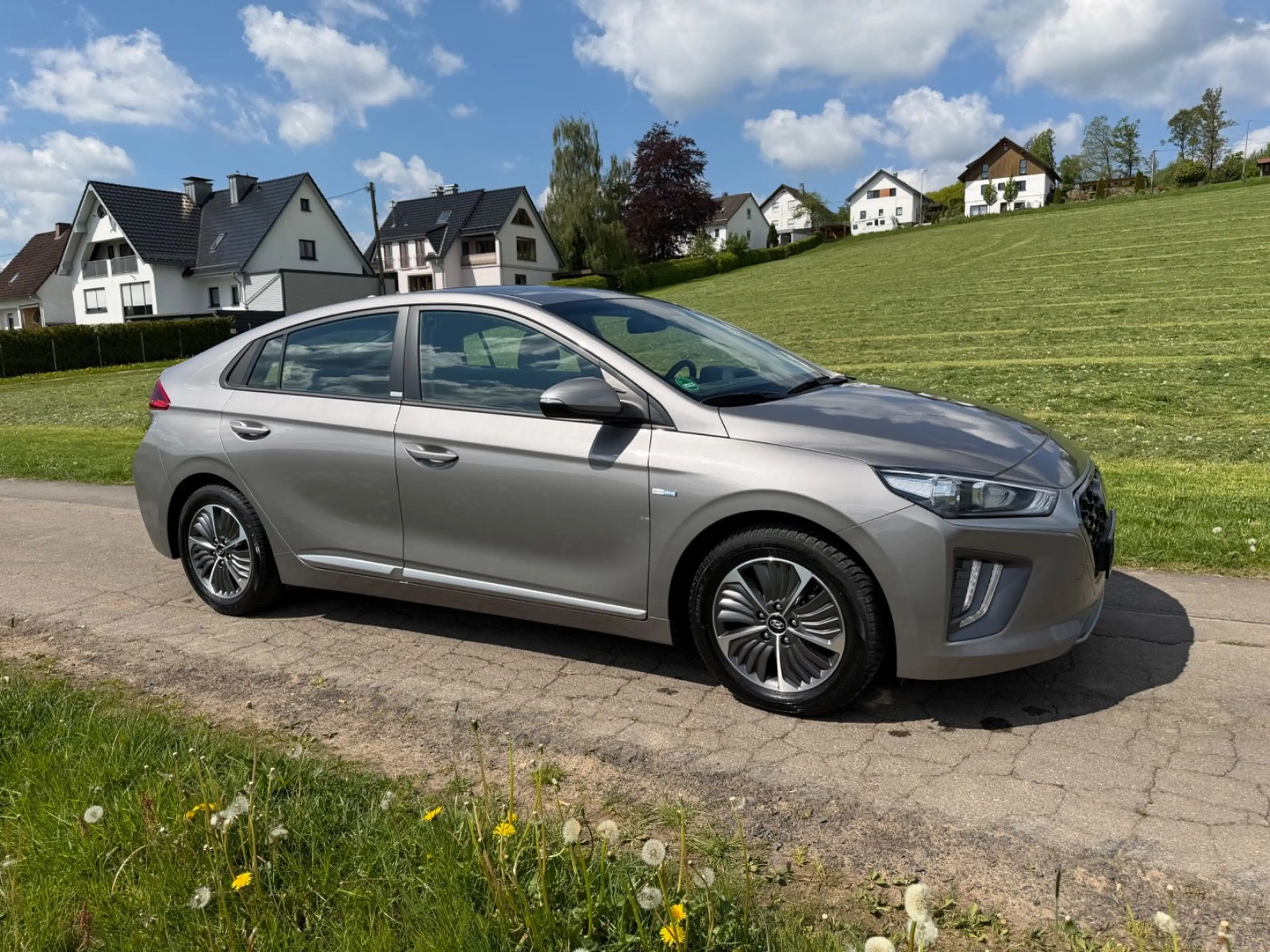 Hyundai IONIQ Ioniq Trend Plug-In Hybrid — photo 11