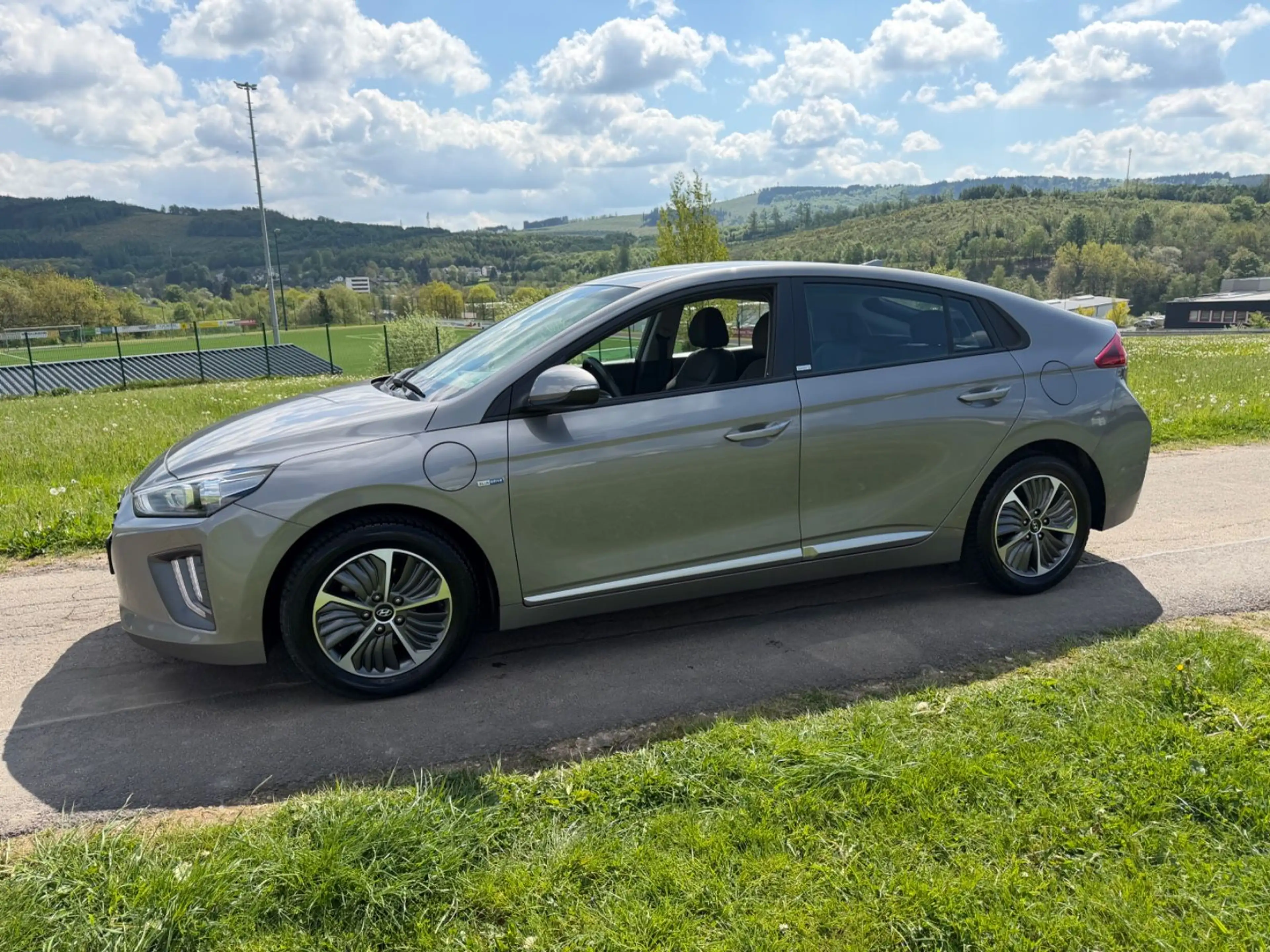 Hyundai IONIQ Ioniq Trend Plug-In Hybrid — photo 3