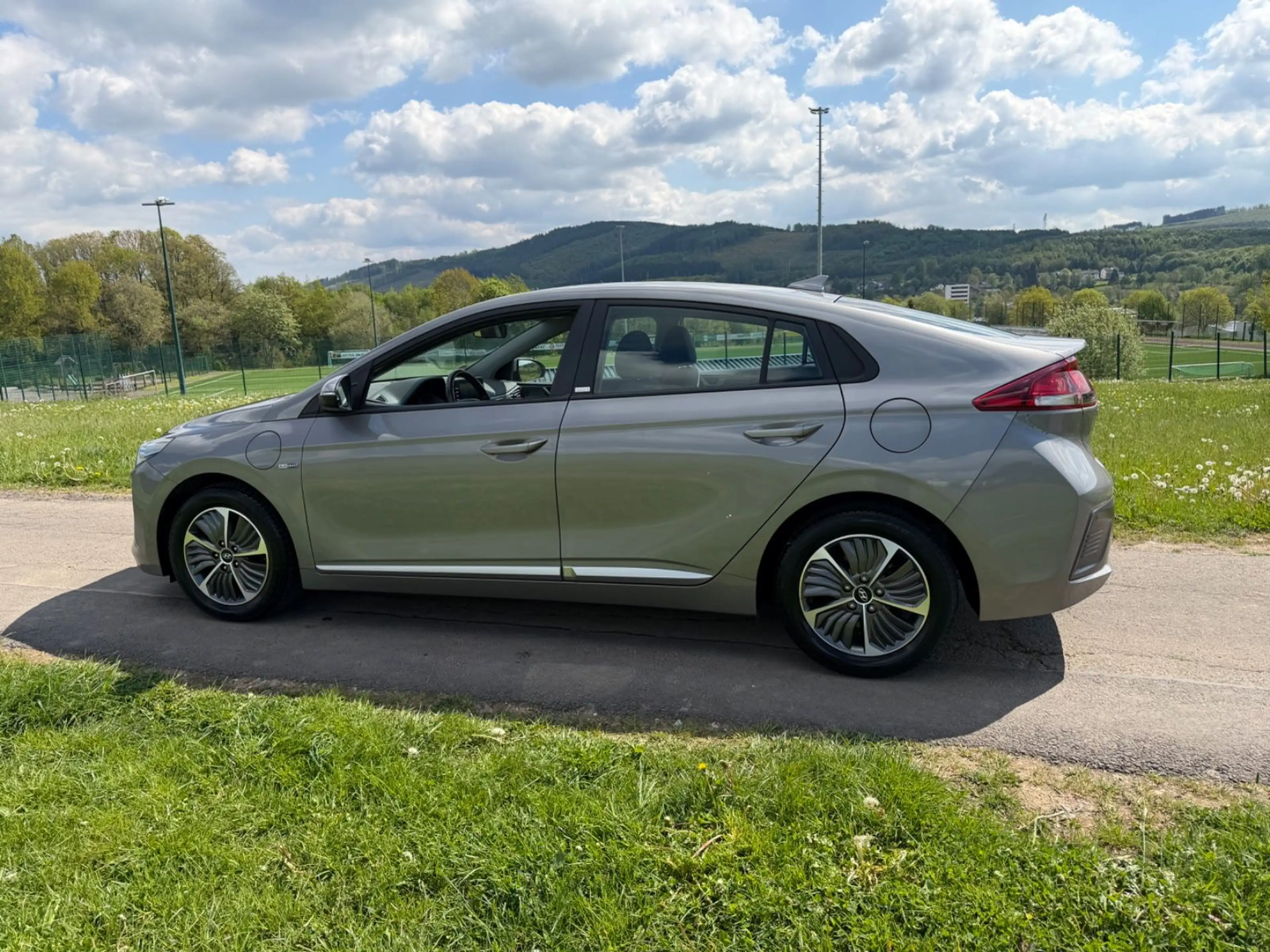 Hyundai IONIQ Ioniq Trend Plug-In Hybrid — photo 4