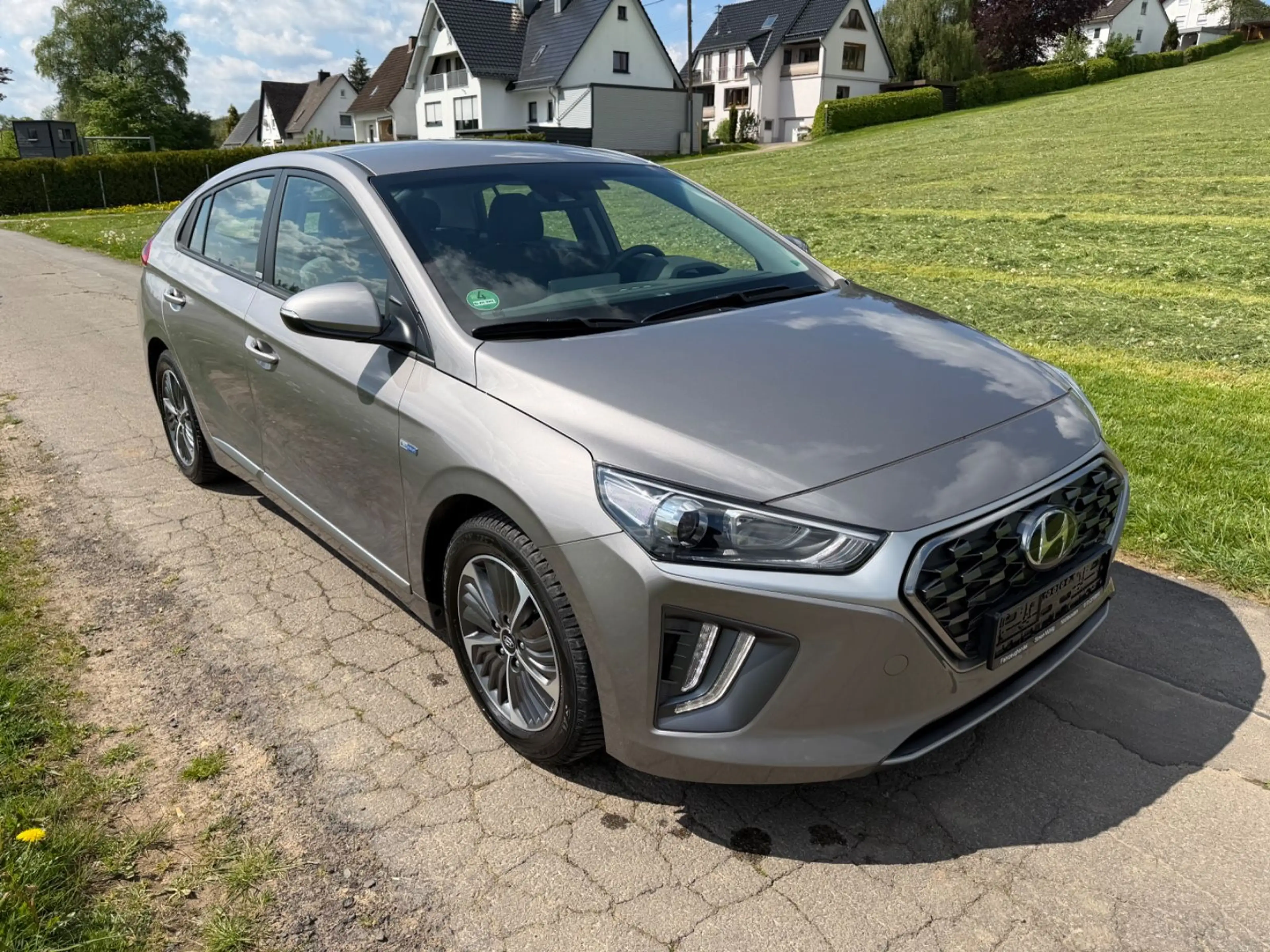 Hyundai IONIQ Ioniq Trend Plug-In Hybrid — photo 12