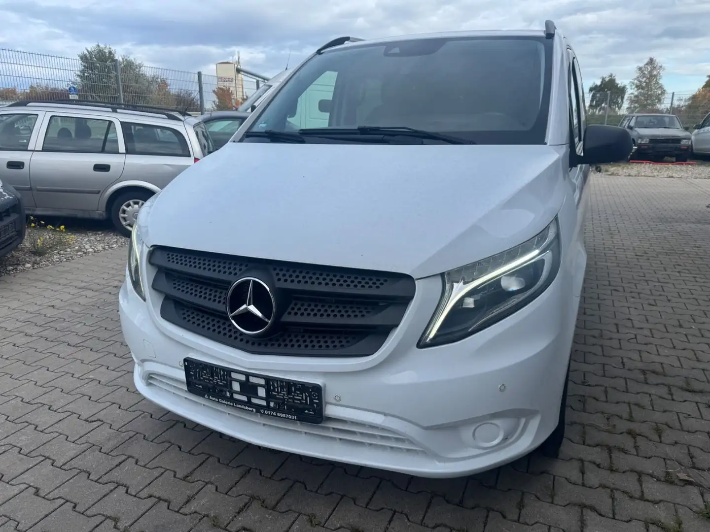 Mercedes-Benz Vito Tourer Lang 119 CDI/BT Pro 4MATIC LED Weiß - 2
