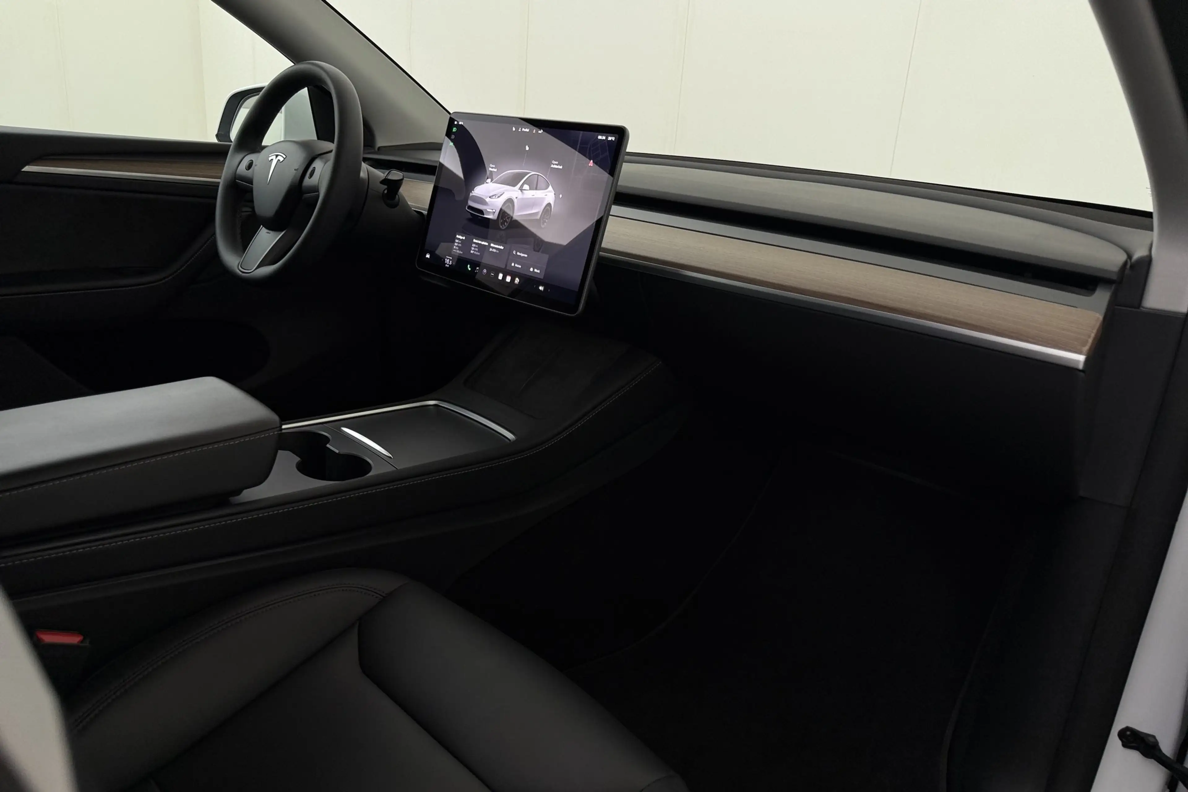 Tesla Model Y PERFORMANCE DUAL MOTOR AWD + GPS + LEDER + CAMERA — photo 11