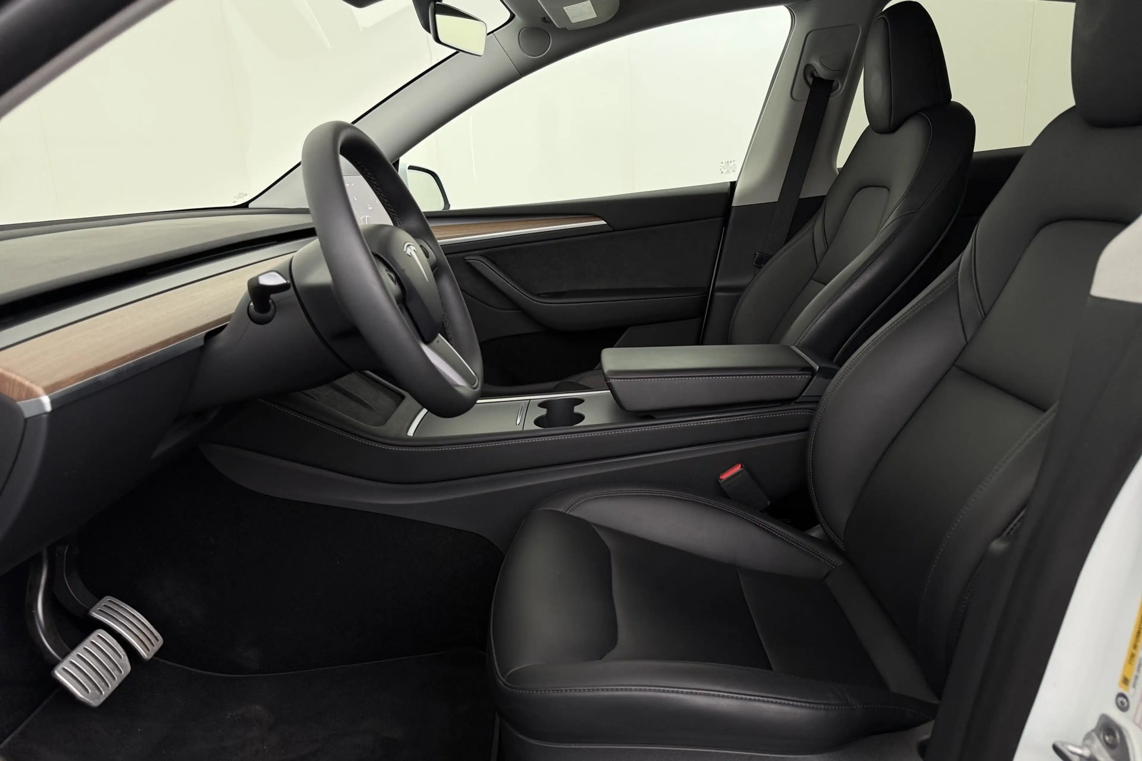 Tesla Model Y PERFORMANCE DUAL MOTOR AWD + GPS + LEDER + CAMERA — photo 10