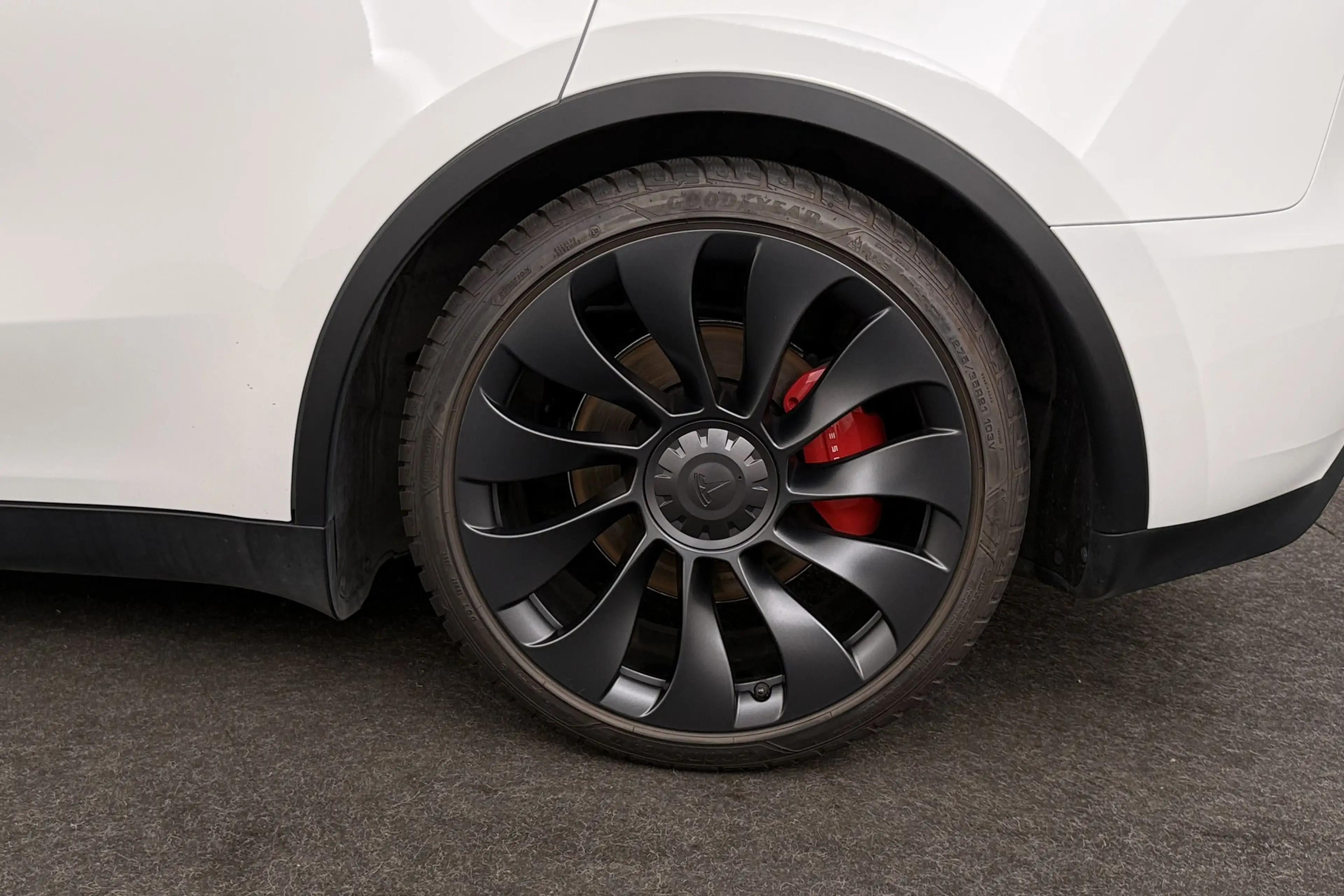 Tesla Model Y PERFORMANCE DUAL MOTOR AWD + GPS + LEDER + CAMERA — photo 15