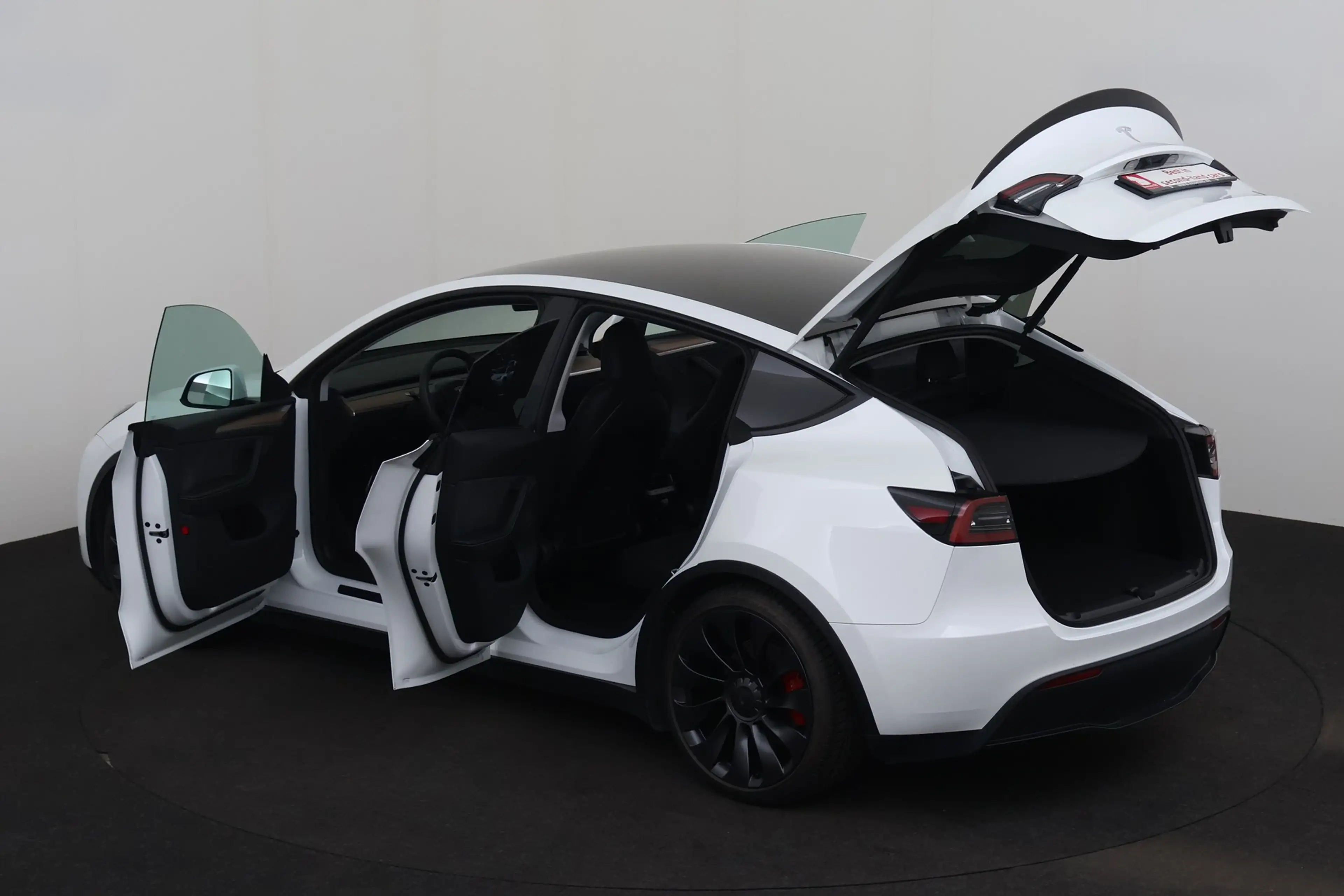 Tesla Model Y PERFORMANCE DUAL MOTOR AWD + GPS + LEDER + CAMERA — photo 8