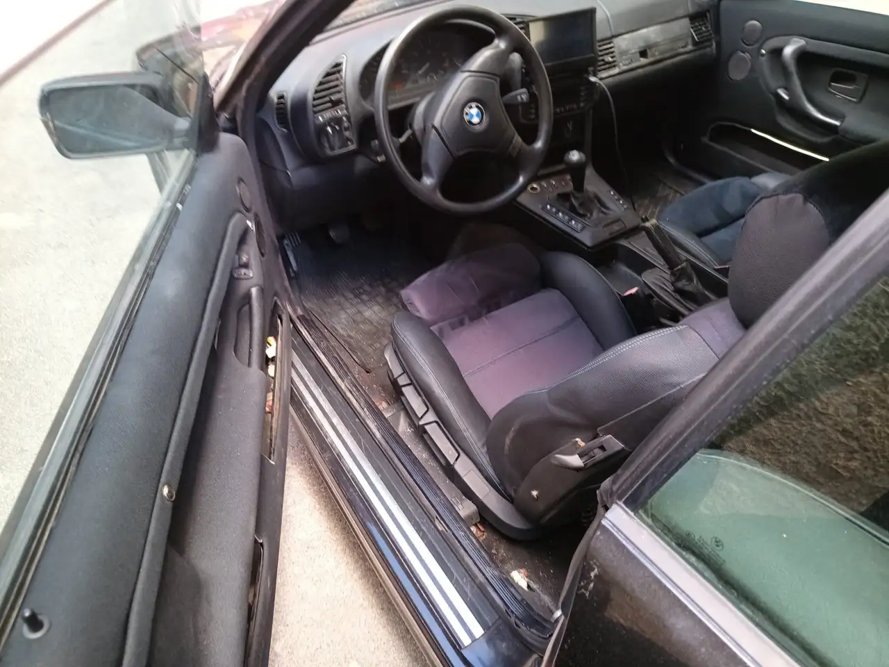 BMW 320i Cabrio c/hardtop, foto 4