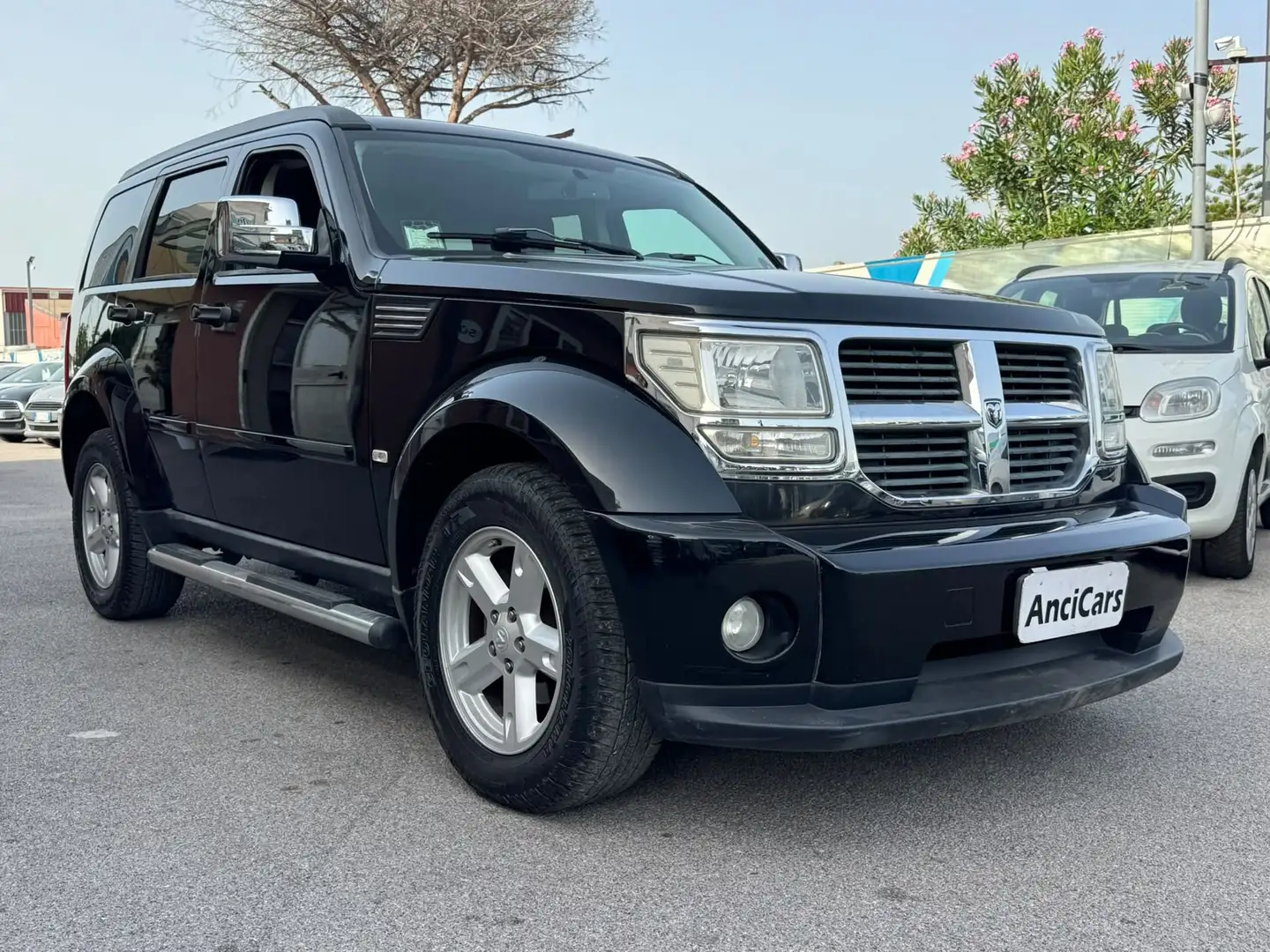 Dodge Nitro 2.8 CRD DPF SE 4WD Auto Schwarz - 2