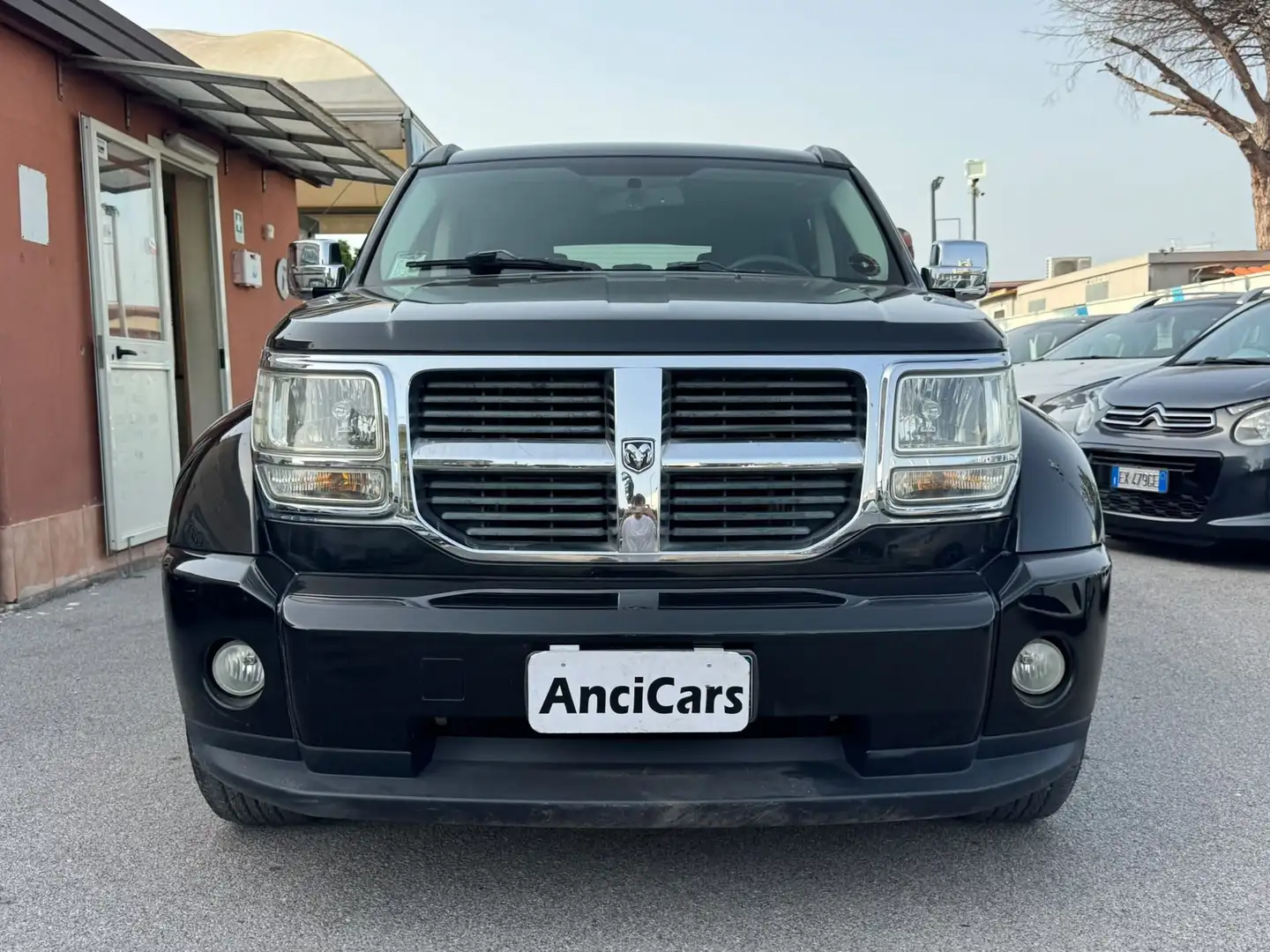 Dodge Nitro 2.8 CRD DPF SE 4WD Auto Schwarz - 1