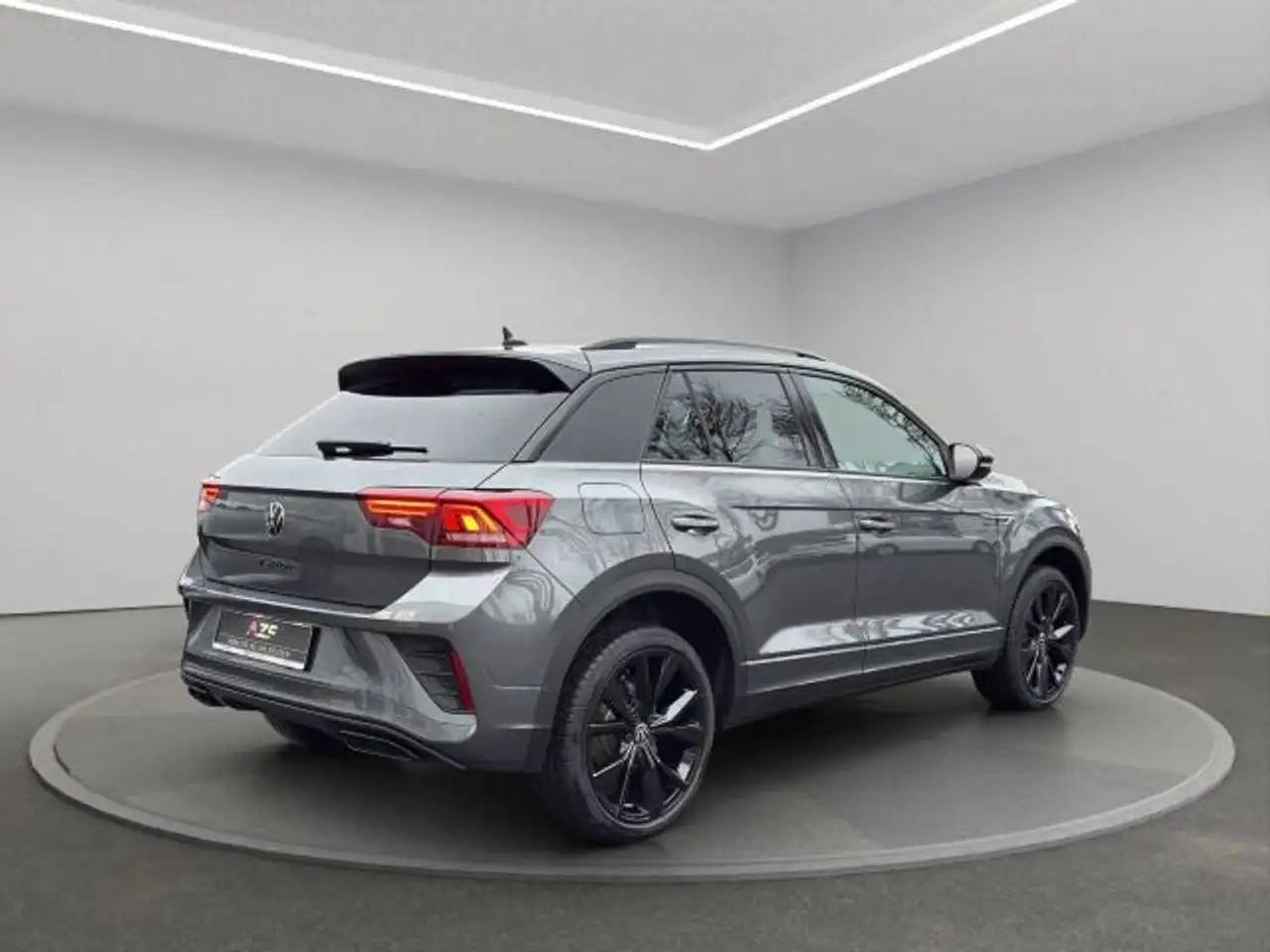 Volkswagen T-Roc R-Line 1.5 TSI DSG ACC + PANO + AHK 4