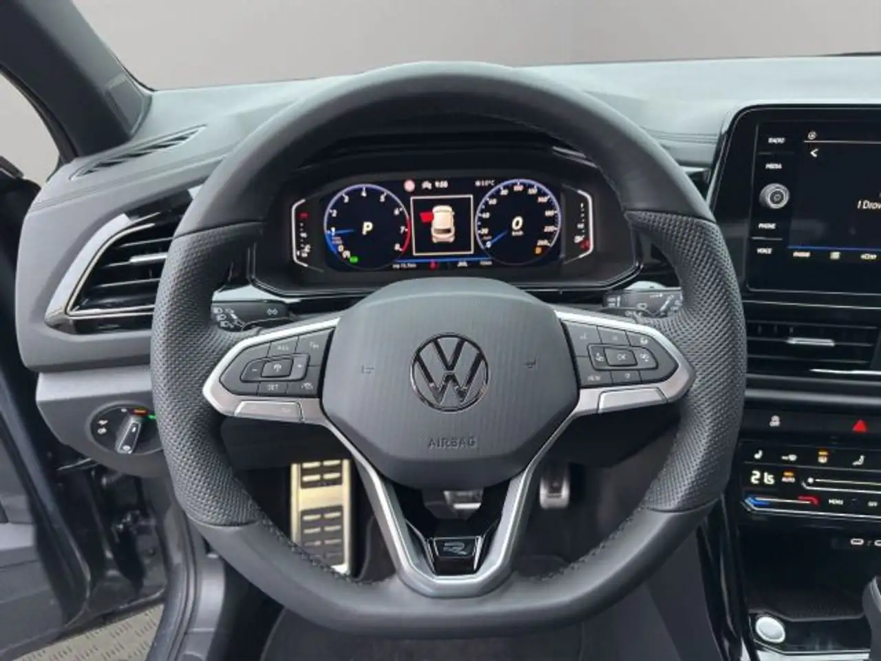Volkswagen T-Roc R-Line 1.5 TSI DSG ACC + PANO + AHK 10