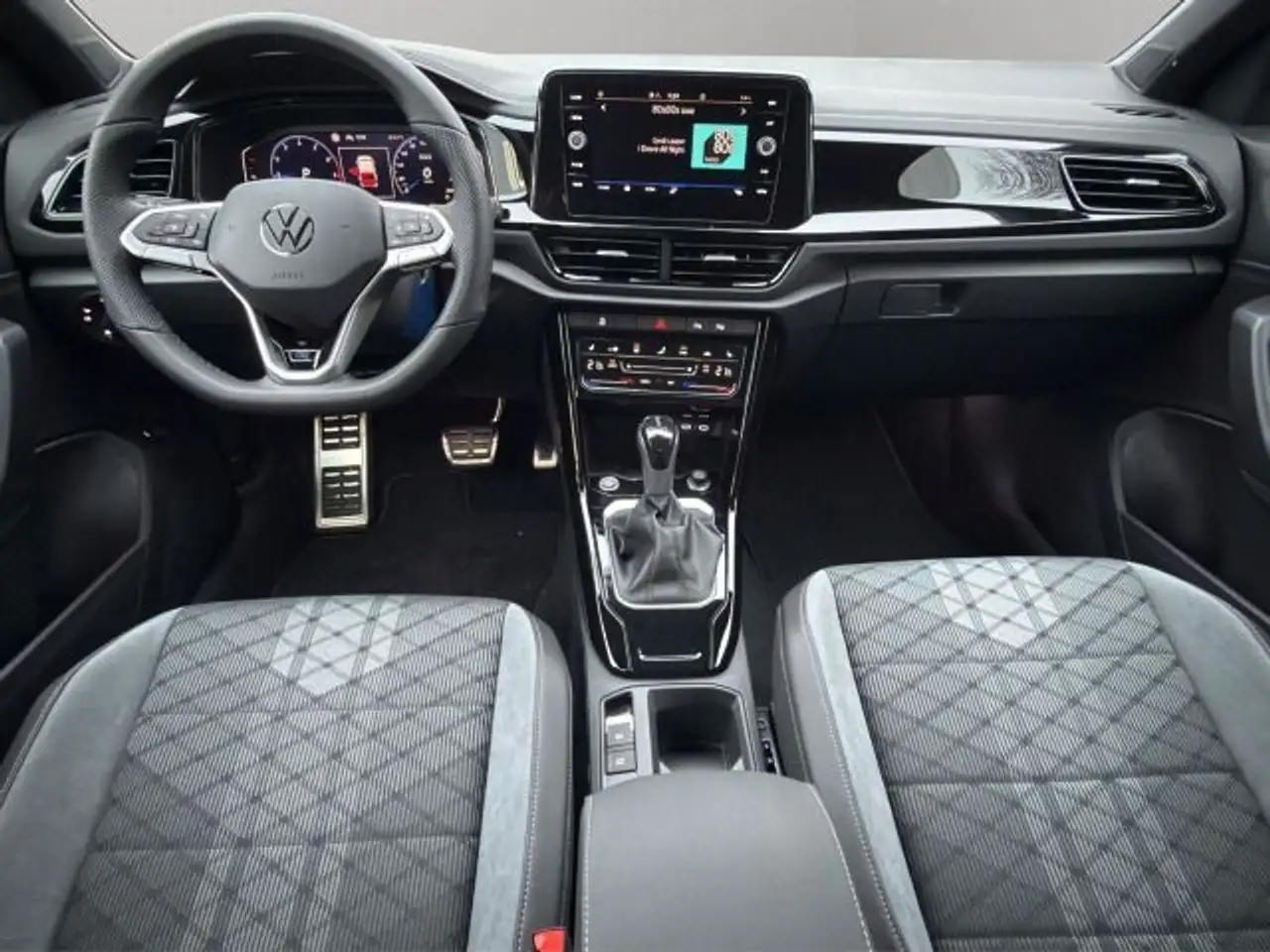 Volkswagen T-Roc R-Line 1.5 TSI DSG ACC + PANO + AHK 14