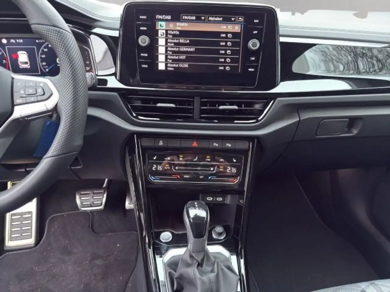 Volkswagen T-Roc R-Line 1.5 TSI DSG ACC + PANO + AHK 12