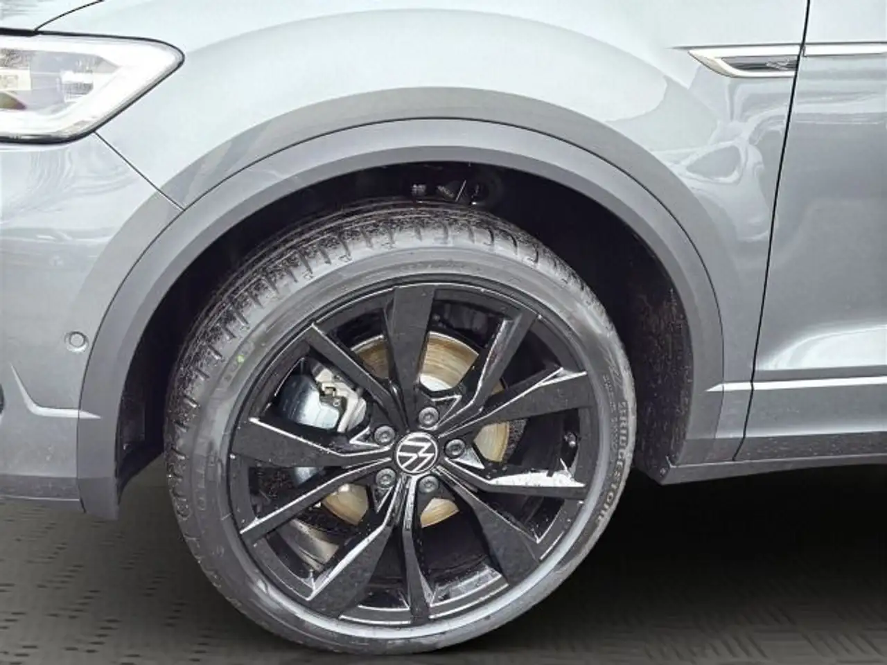 Volkswagen T-Roc R-Line 1.5 TSI DSG ACC + PANO + AHK 8