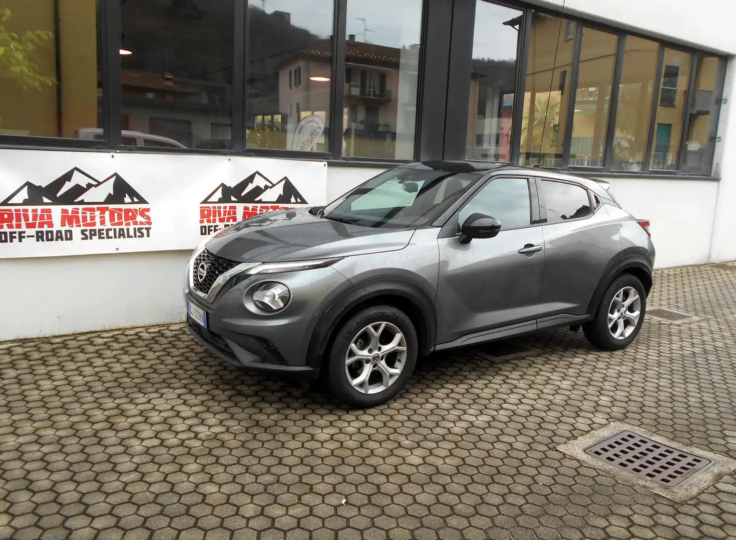 Nissan Juke Juke 1.0 dig-t N-Connecta 114cv. Da € 185 Grau - 1