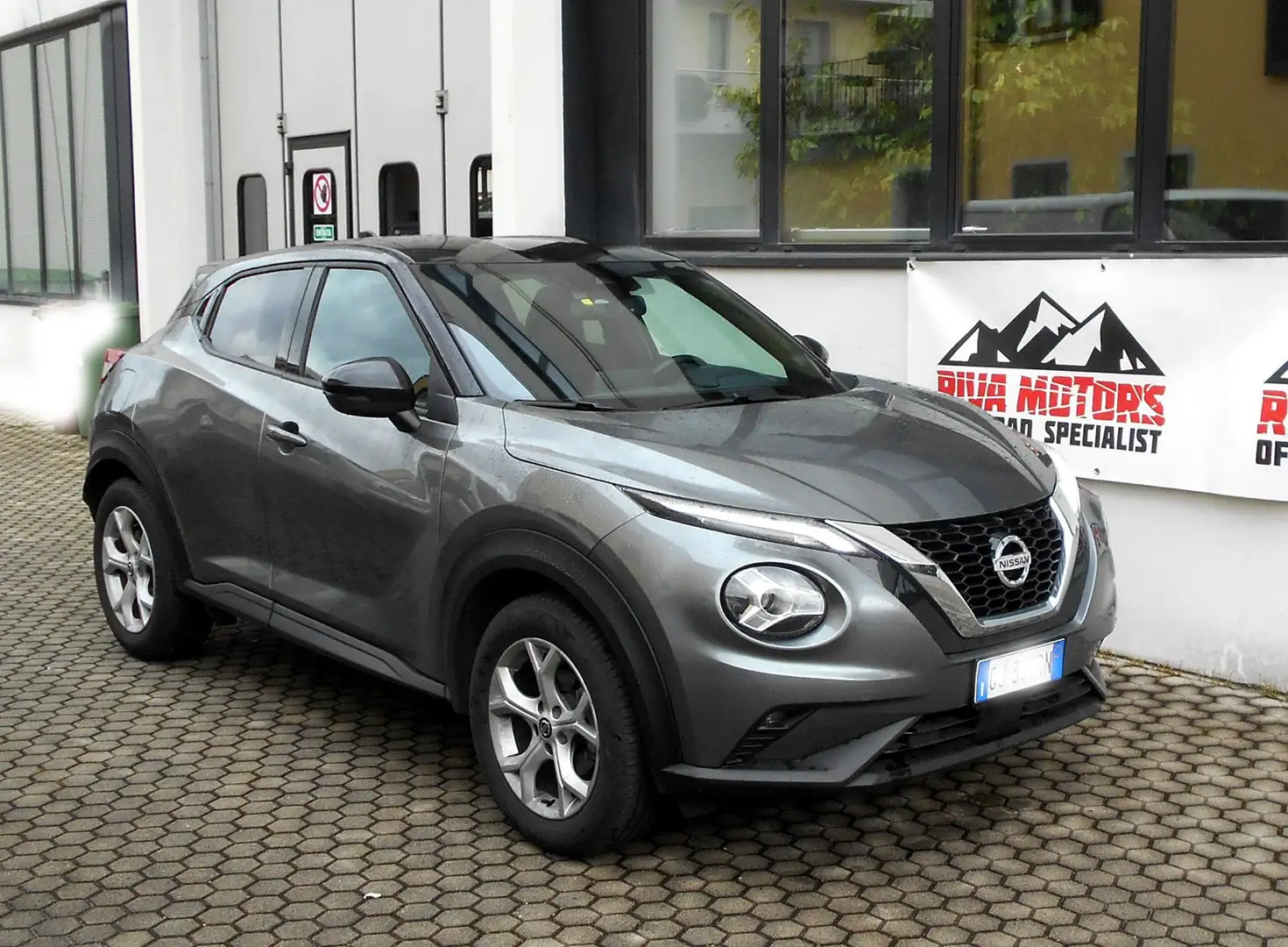 Nissan Juke Juke 1.0 dig-t N-Connecta 114cv. Da € 185 Grau - 2