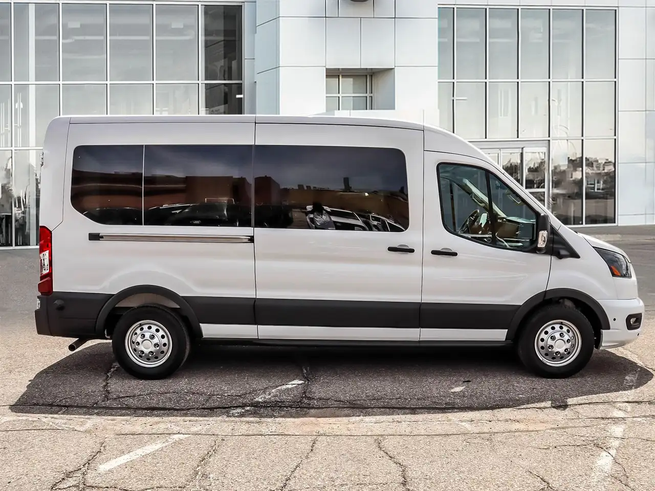 Ford Transit Passenger Wagon fotografie Ford Transit Passenger Wagon