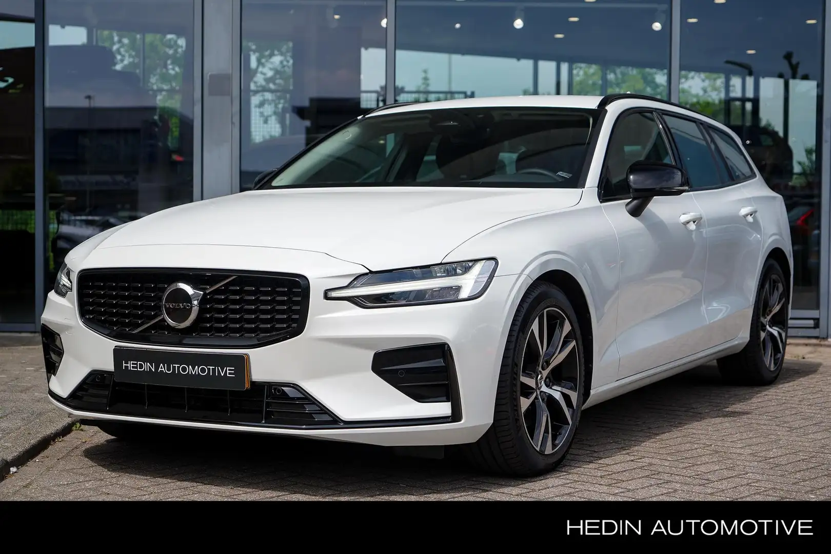 Volvo V60 B4 Plus Dark Stoel- en stuurwielverwarming | elekt Blanco - 1