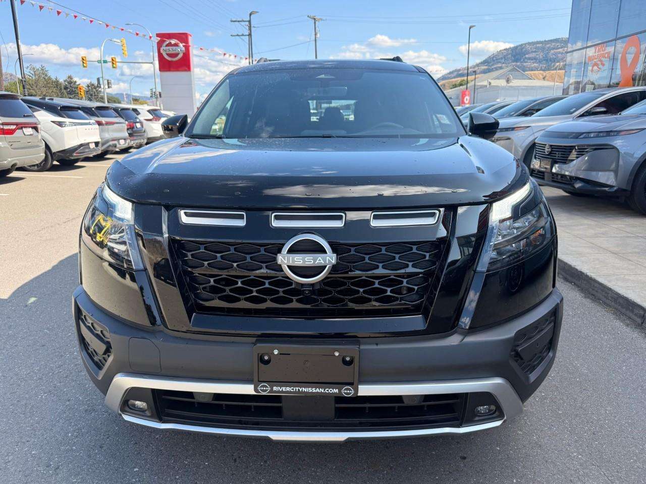 2025 Nissan Pathfinder SV — снимка 1