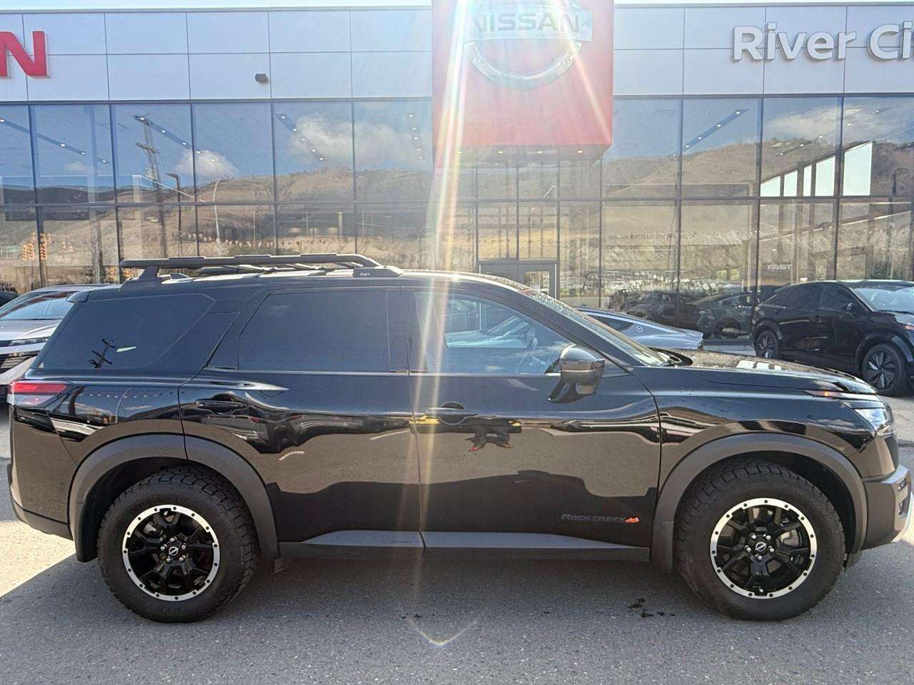 2025 Nissan Pathfinder SV — снимка 1