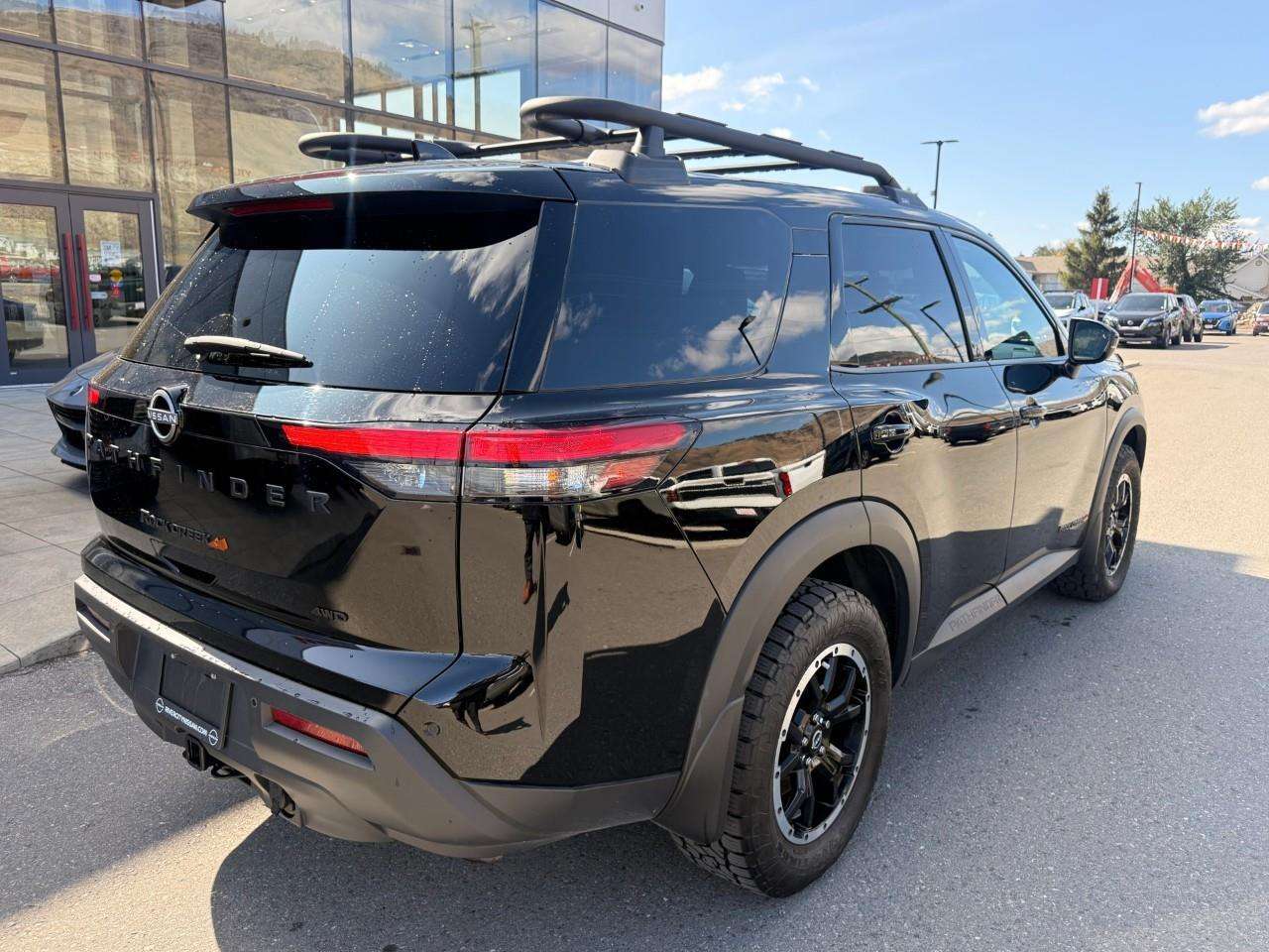 2025 Nissan Pathfinder SV — снимка 1